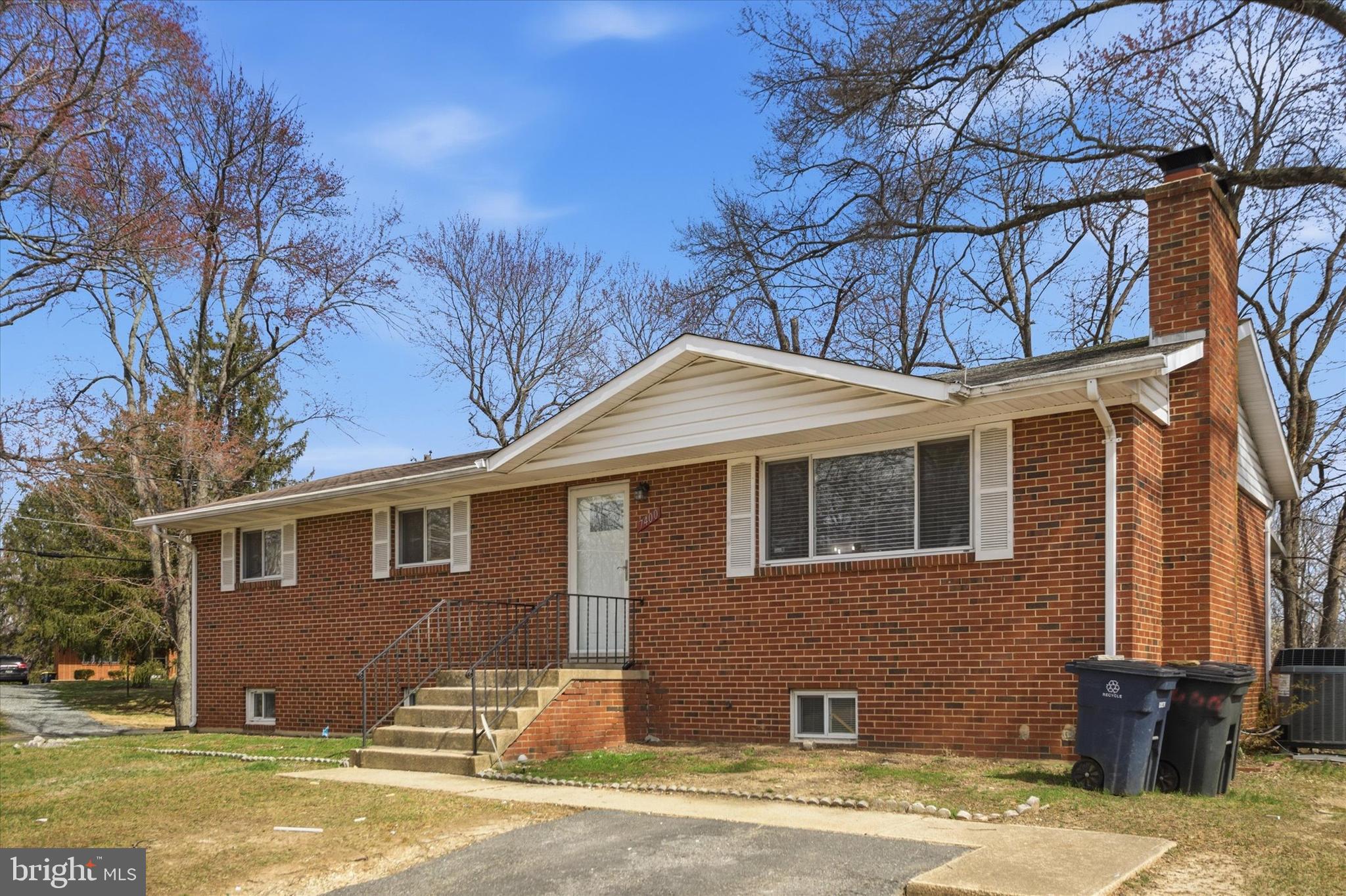 SUMMIT HALL - Residential