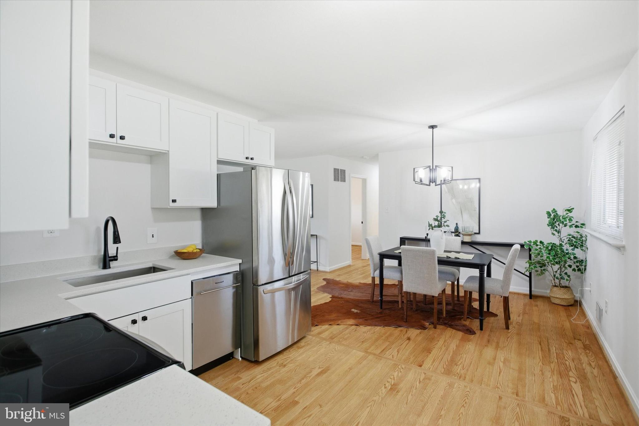 SUMMIT HALL - Residential