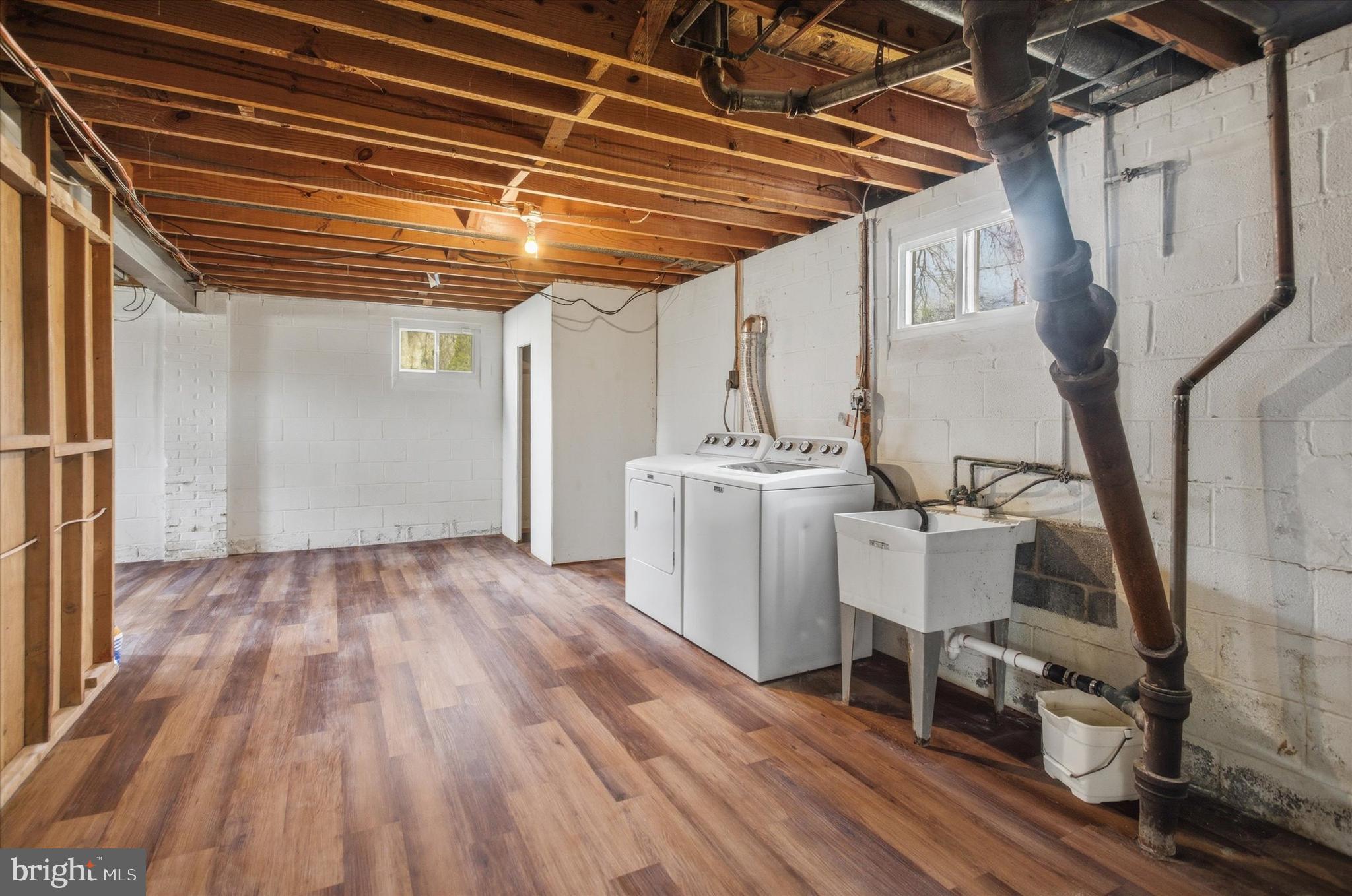 SUMMIT HALL - Residential