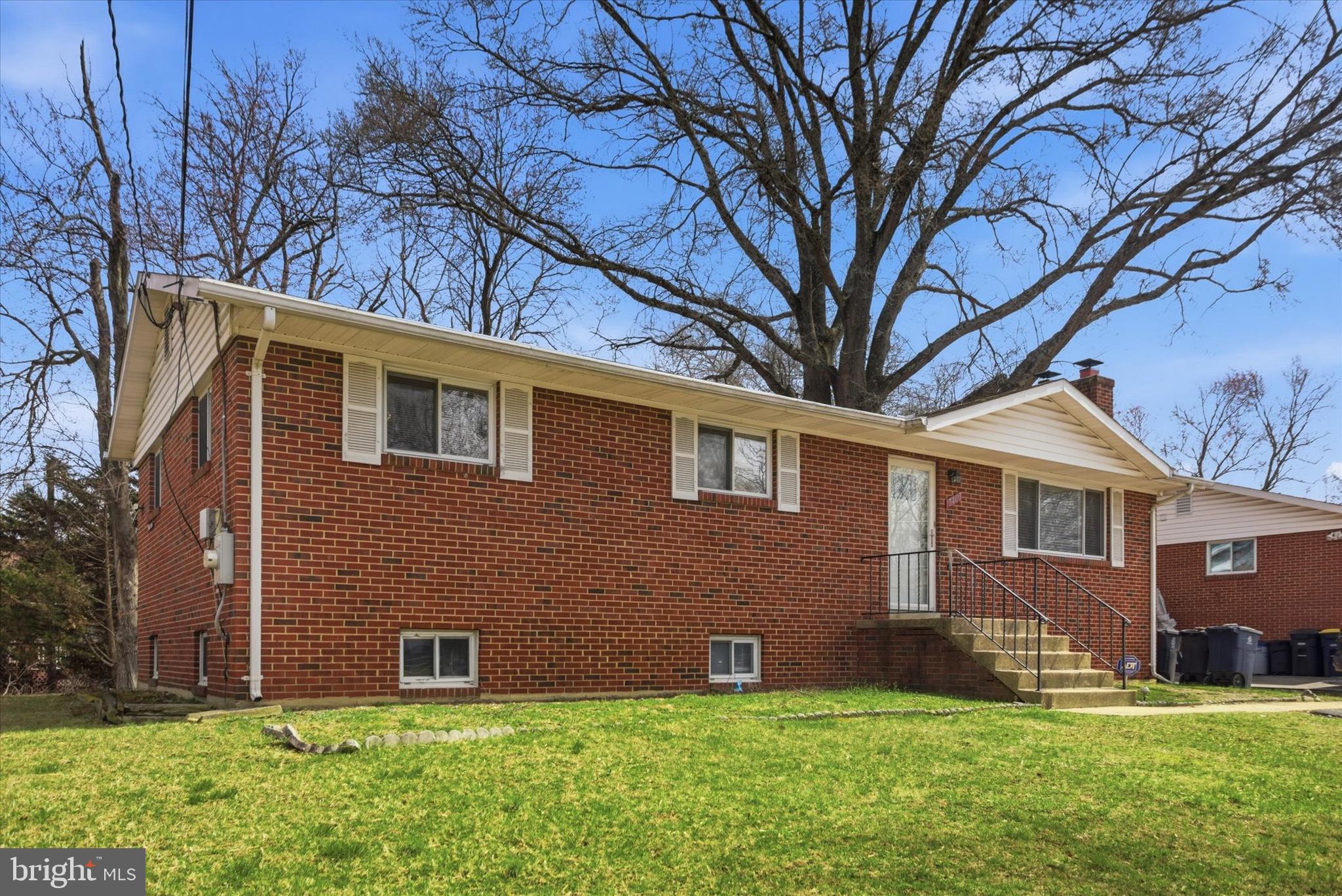 SUMMIT HALL - Residential