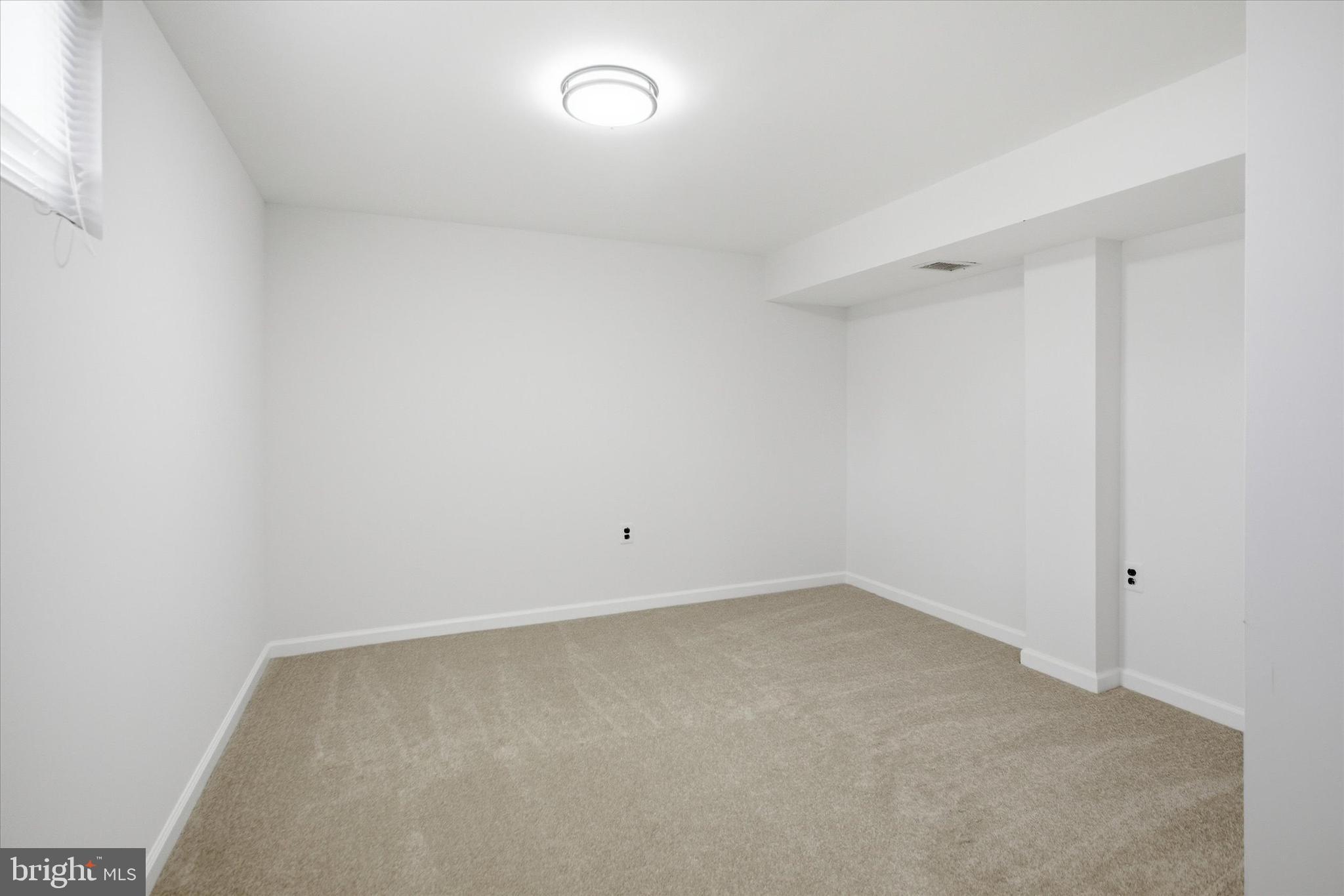 SUMMIT HALL - Residential