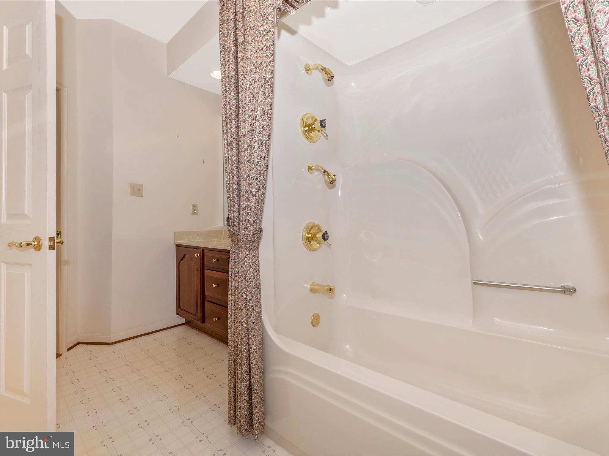 FOUNTAINHEAD MEADOWS - Residential