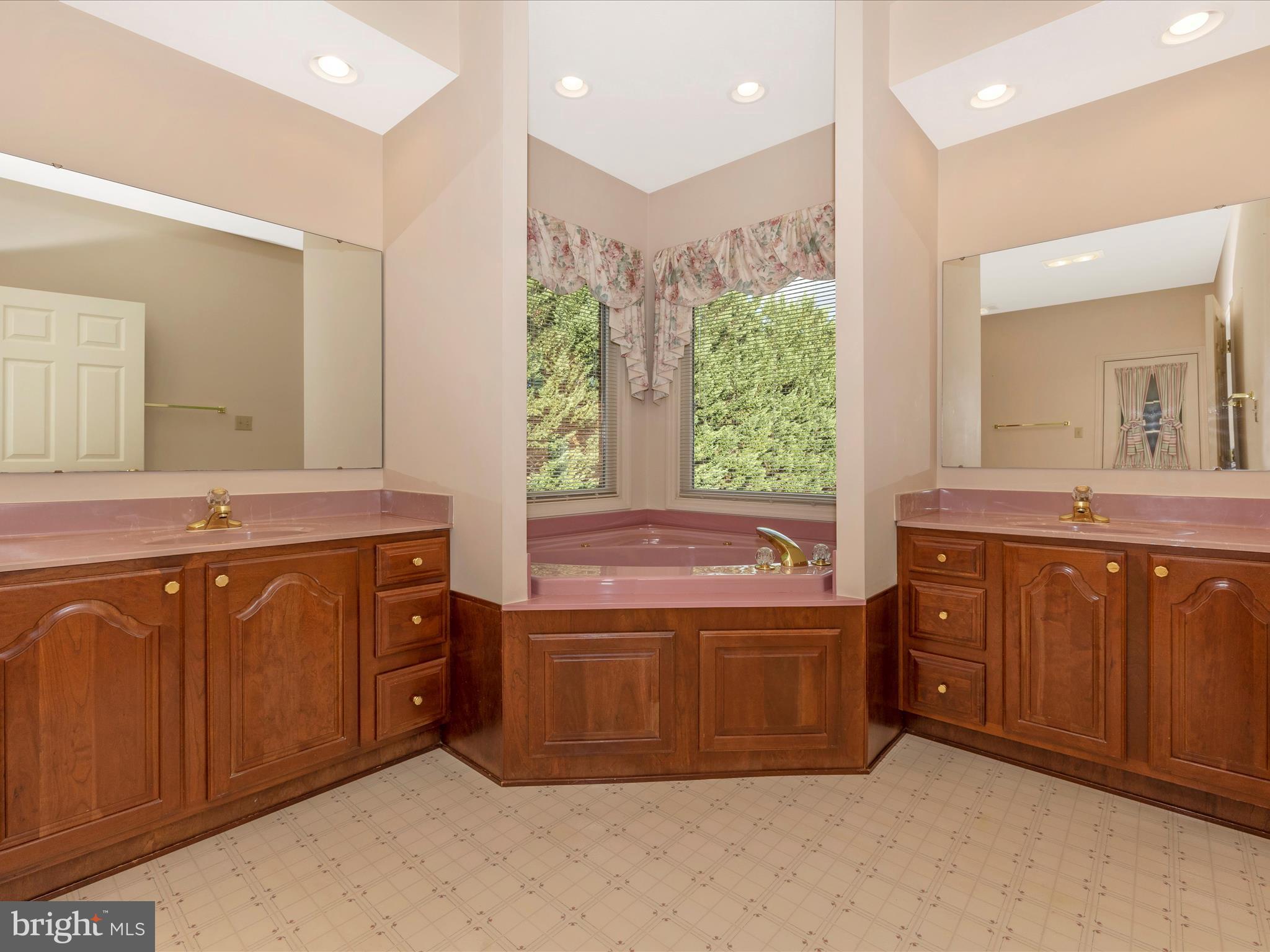 FOUNTAINHEAD MEADOWS - Residential