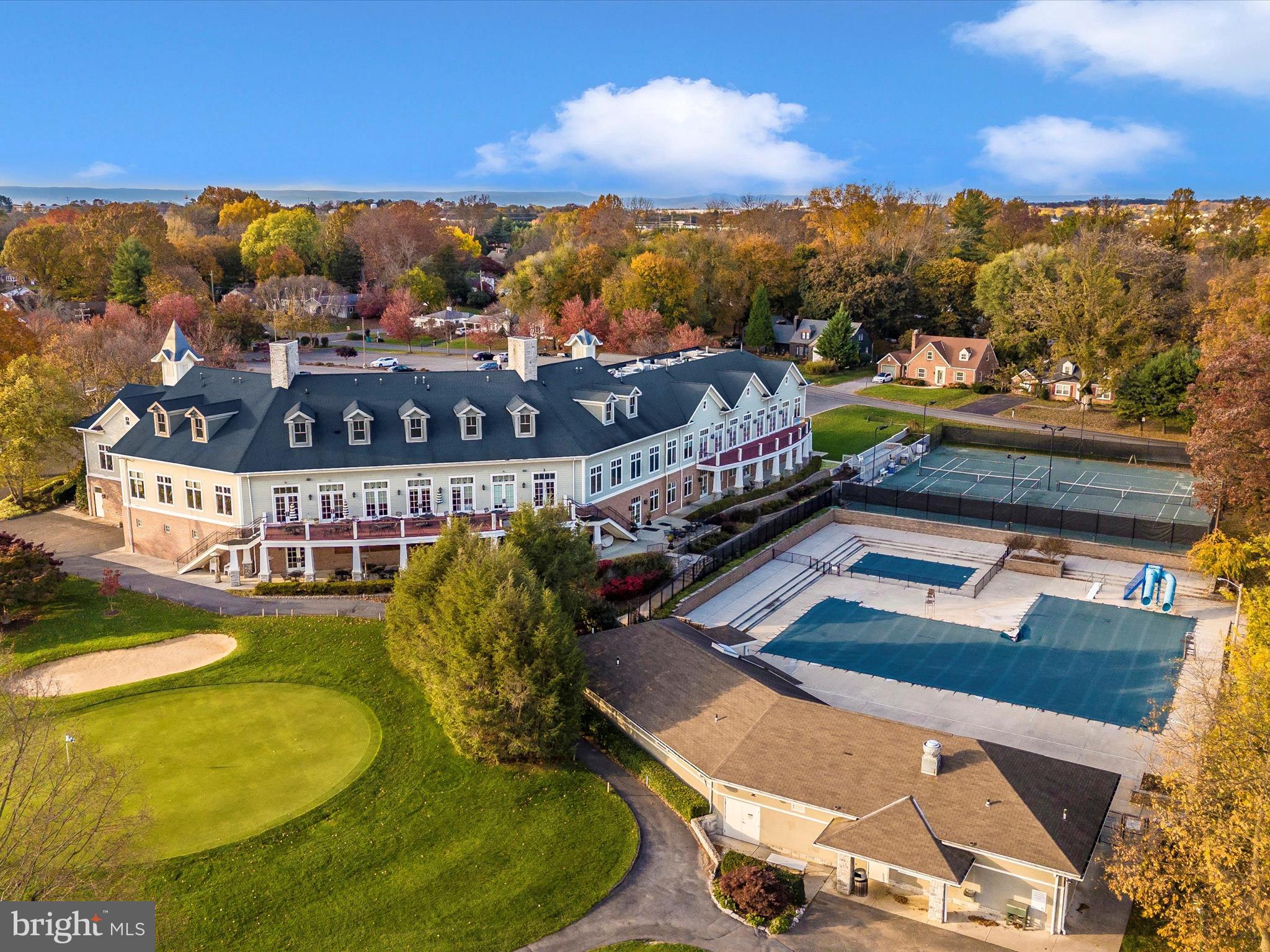 FOUNTAINHEAD MEADOWS - Residential