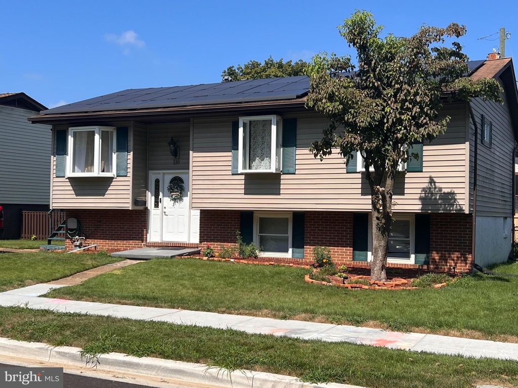 Photo of 116 Juniper Court, GLEN BURNIE, MD 21060 (MLS # MDAA2129754)