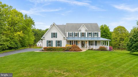 Photo of 15425 Conrad Spring Road, BOYDS, MD 20841 (MLS # MDMC2230760)