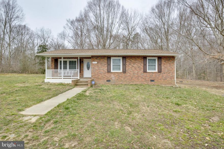 COUNTRY LIVING AT ITS BEST!!!  FULLY REMODELED 1 LEVEL RAMBLER W/ 4 LARGE BEDROOMS, NEW ROOF, SIDING, WINDOWS, STAINLESS APPLIANCES ,GRANITE COUNTERS, SEPTIC AND SUMP PUMP.  JUST MOVE IN AND RELAX.  OVER AN ACRE LOT, TO SPREAD OUT.  ELIGIBLE FOR USDA 100% FINANCING.