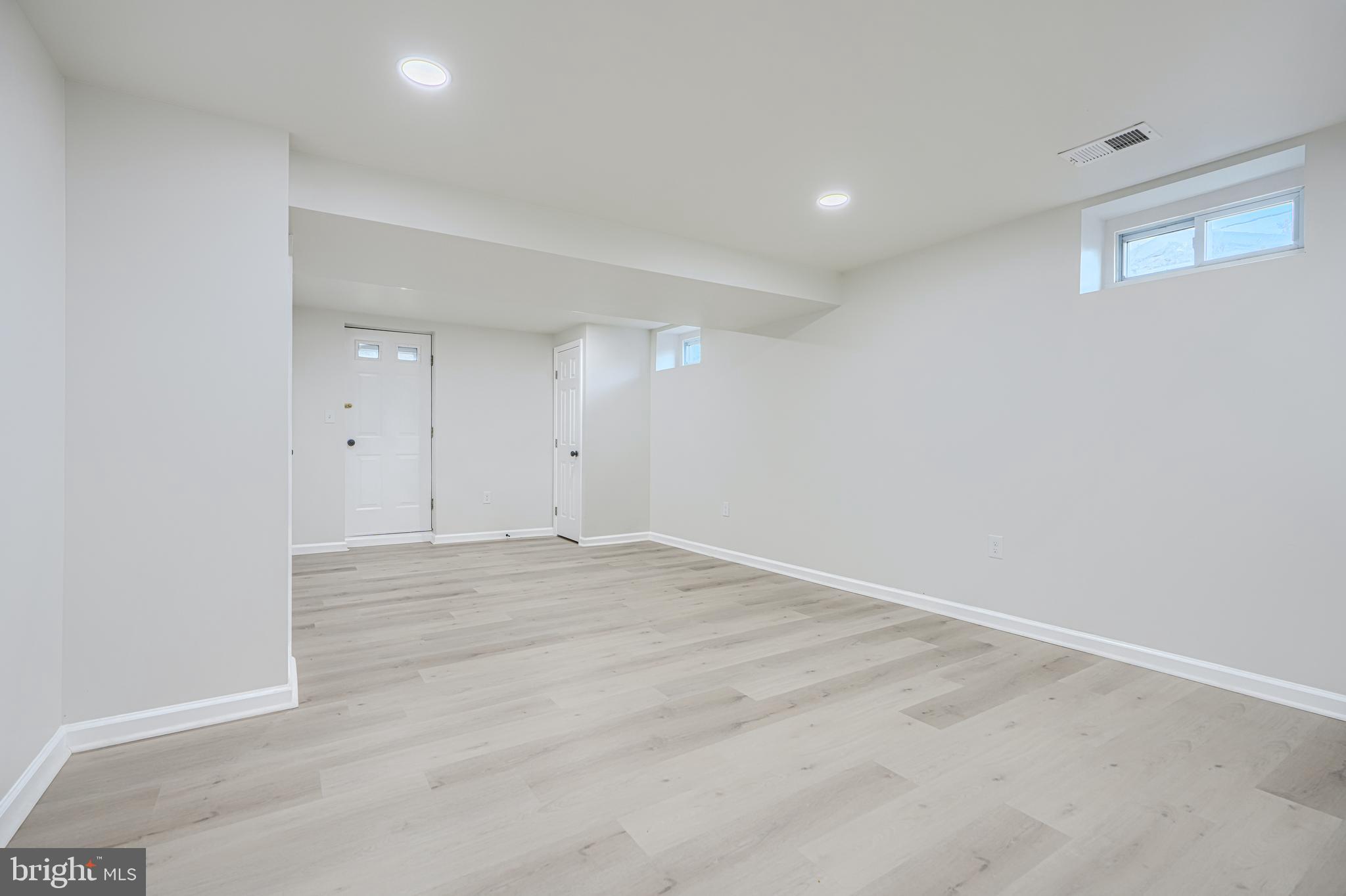 COUNTY SIDE - Residential