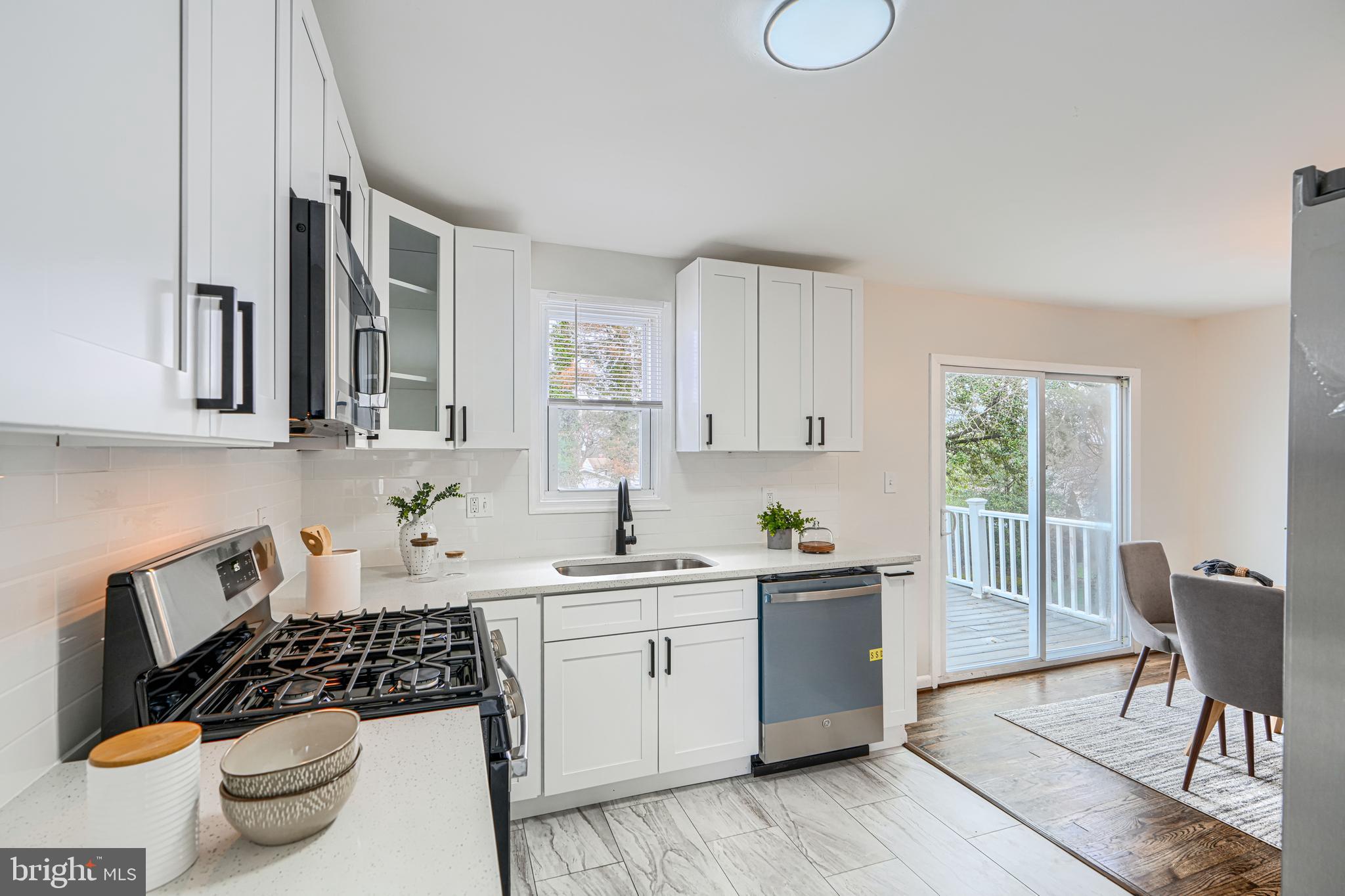 COUNTY SIDE - Residential