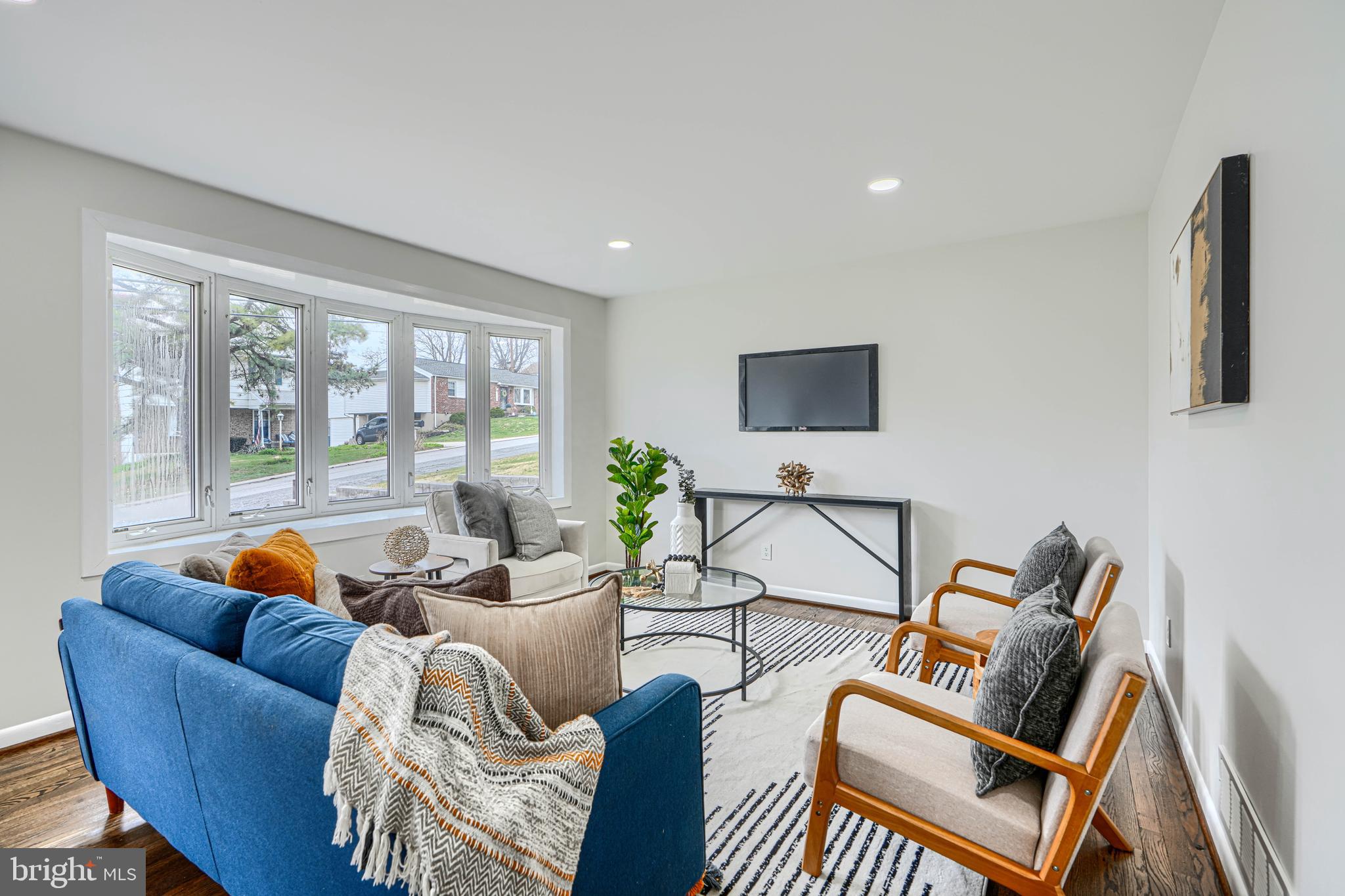 5845 WESTWOOD AVENUE