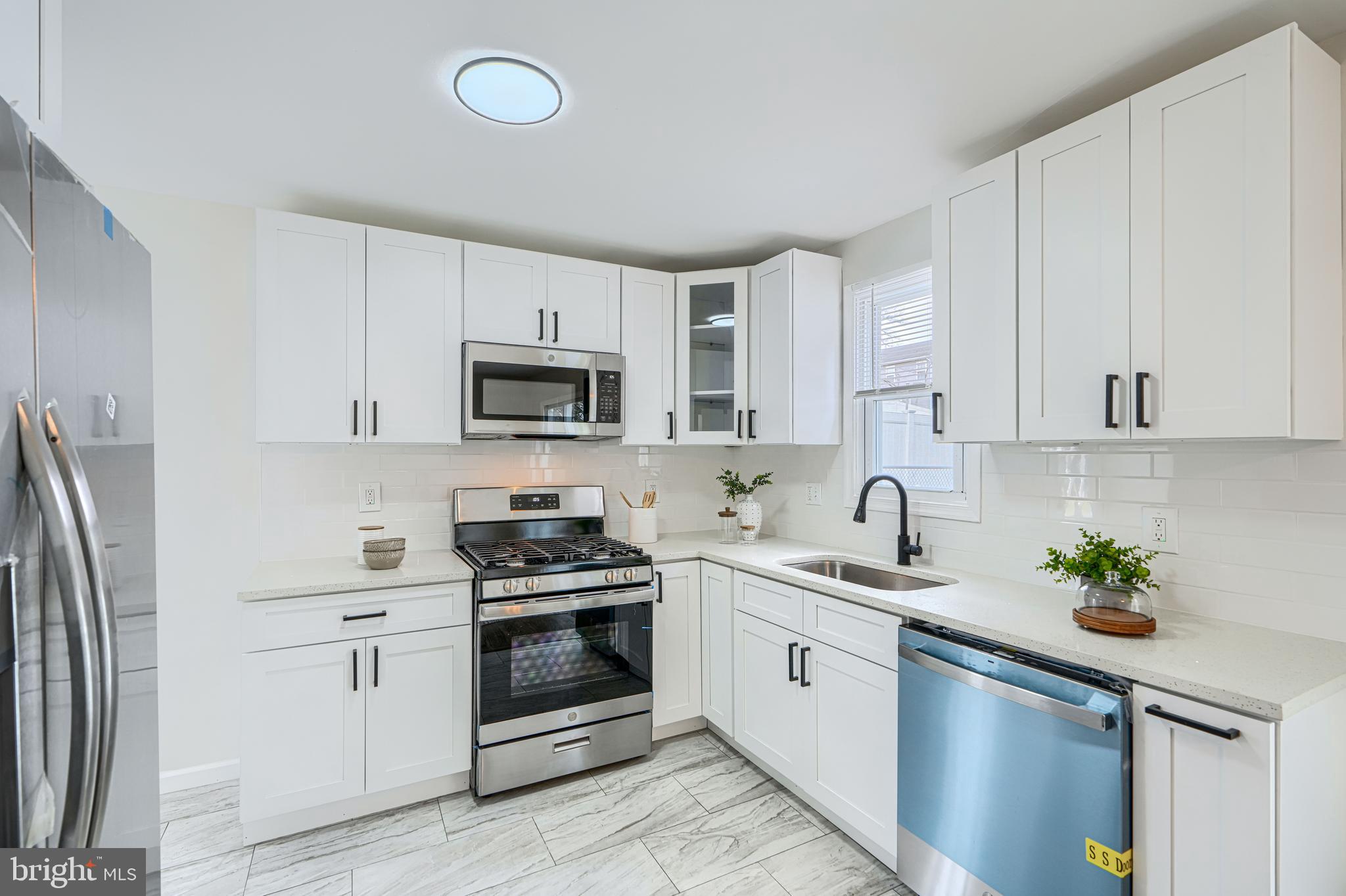 COUNTY SIDE - Residential