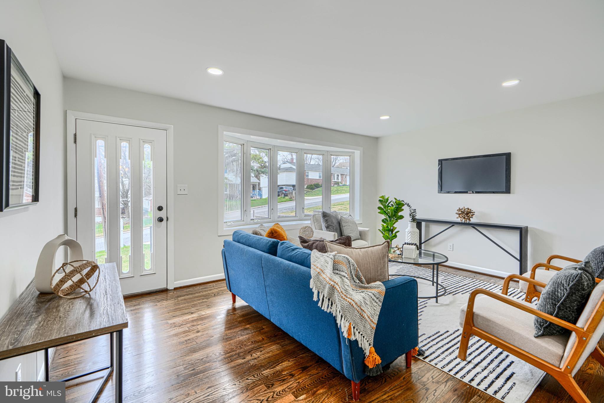 5845 WESTWOOD AVENUE