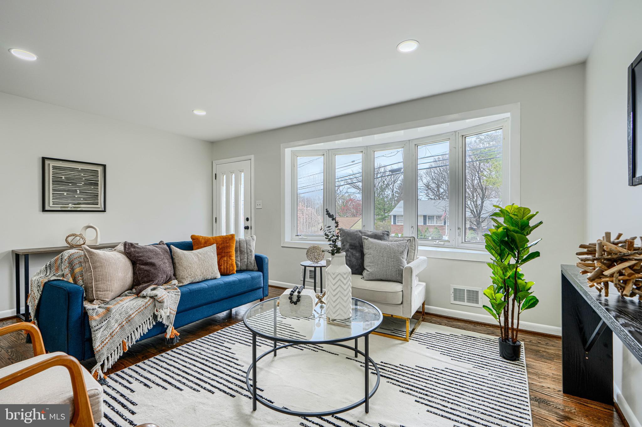 COUNTY SIDE - Residential