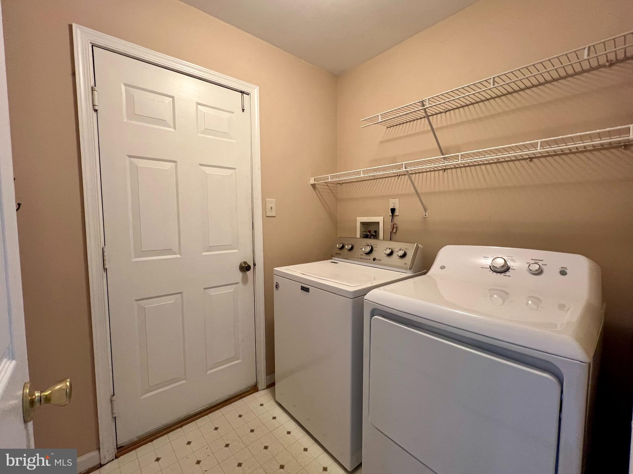 LOCUST HILL - Residential Lease