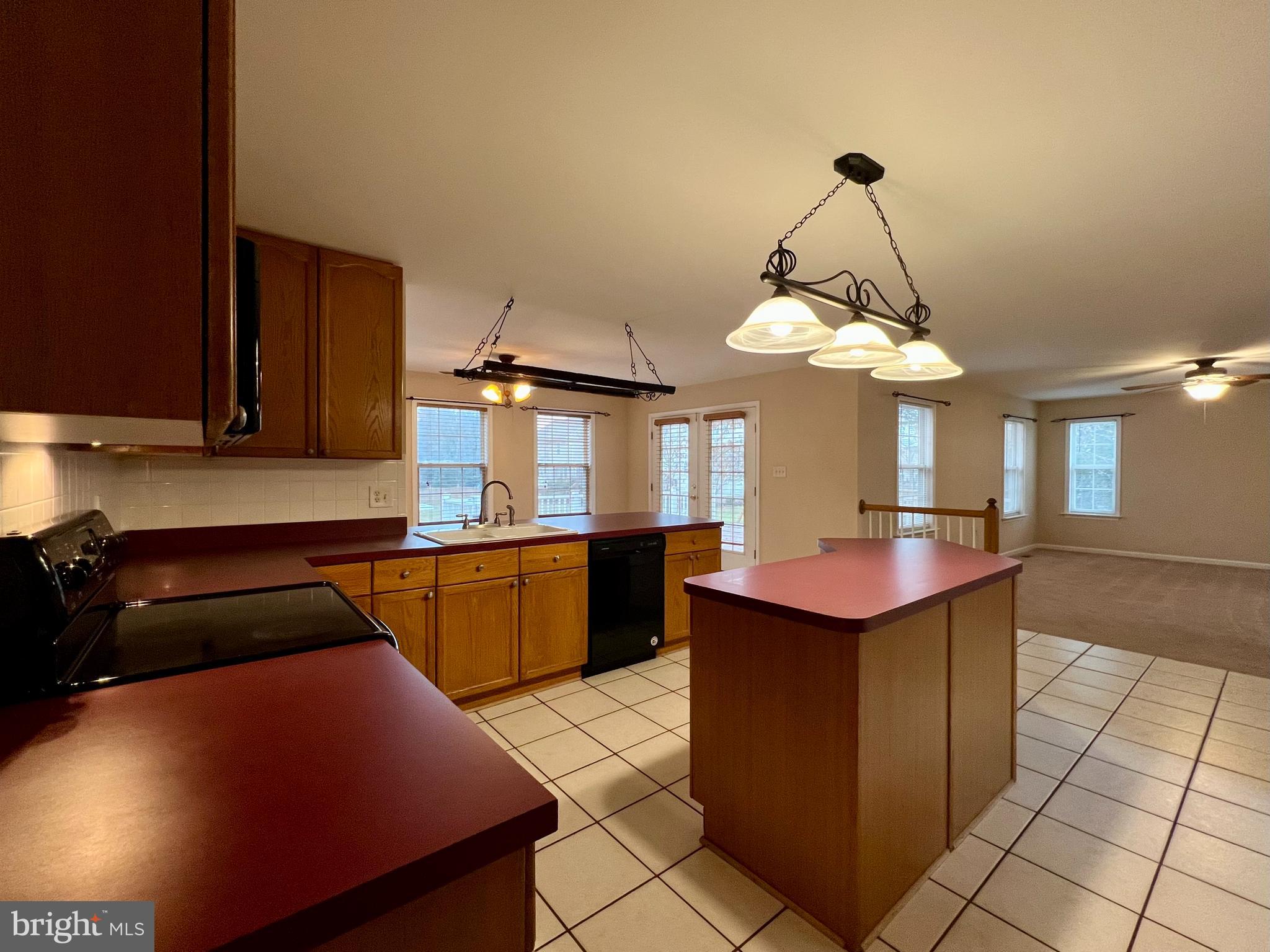 LOCUST HILL - Residential Lease