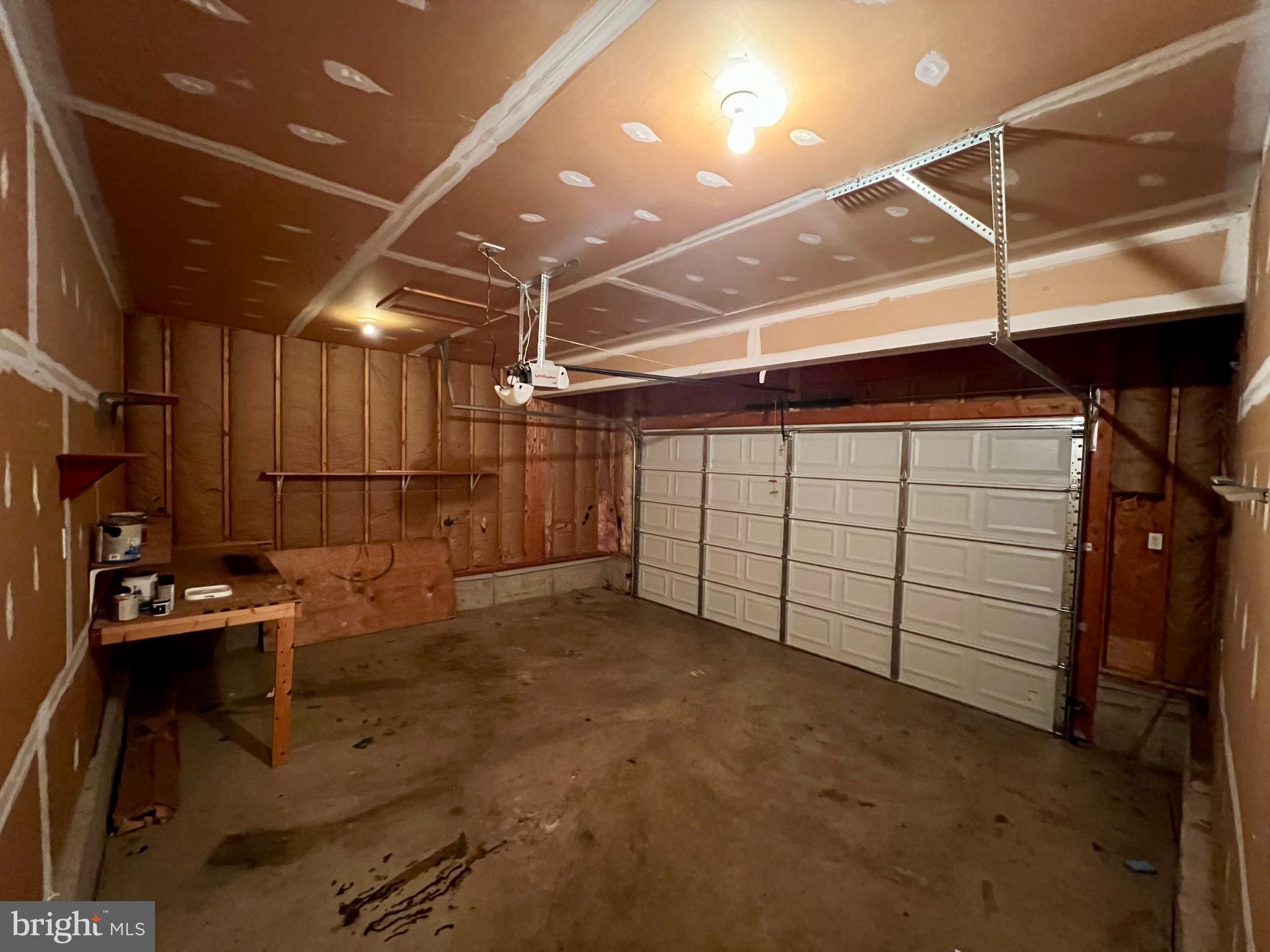 LOCUST HILL - Residential Lease