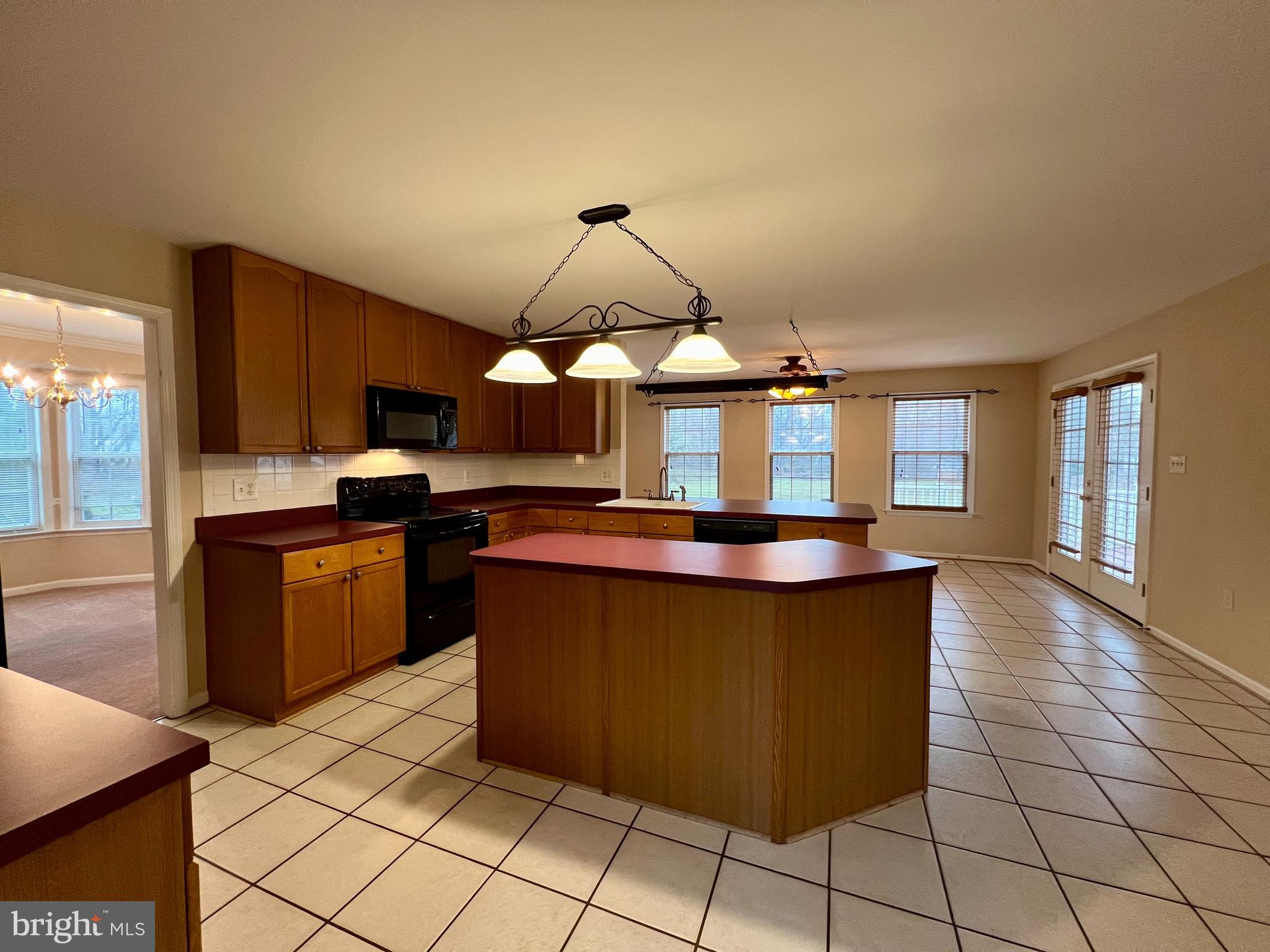 LOCUST HILL - Residential Lease