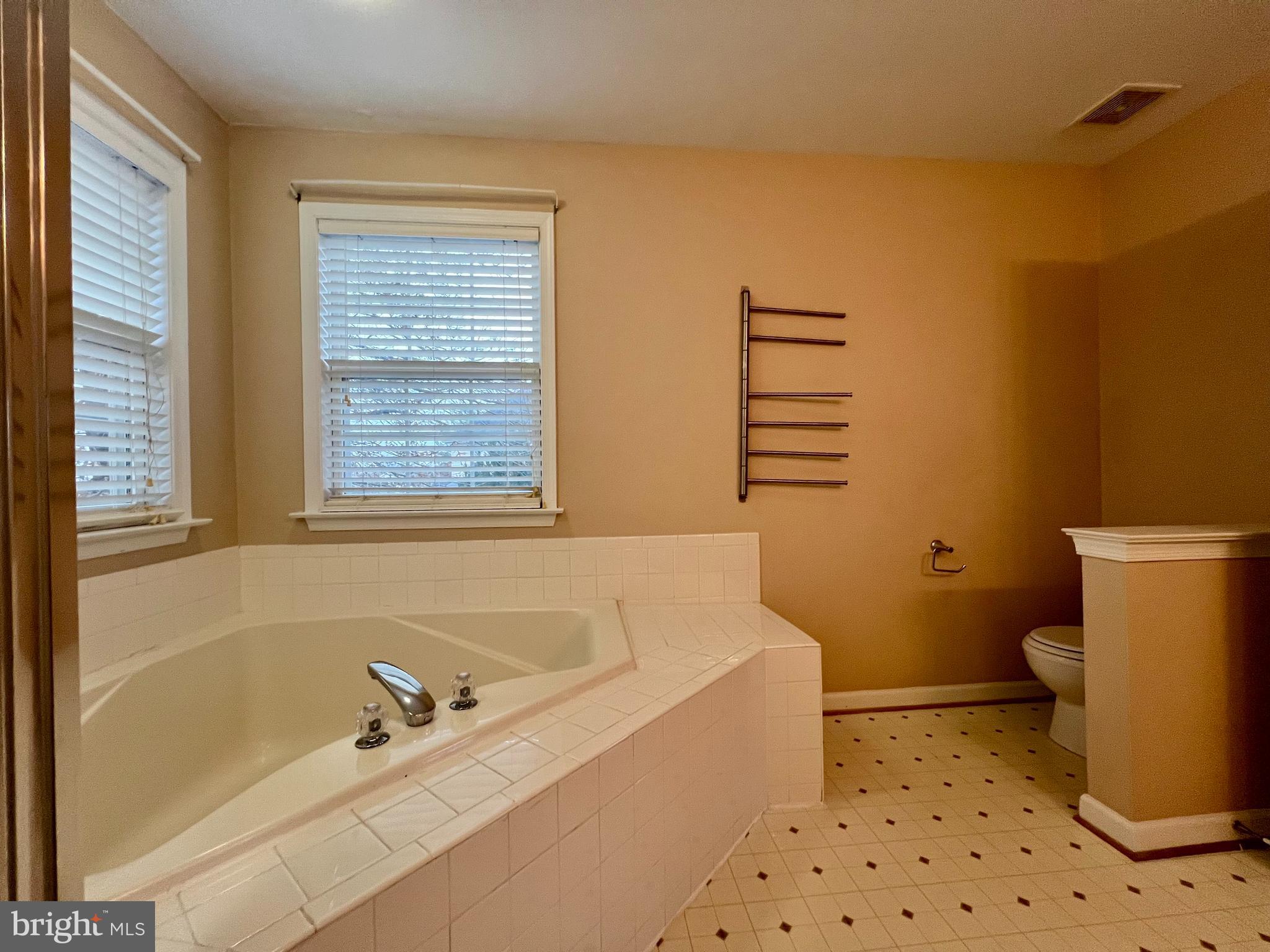 LOCUST HILL - Residential Lease