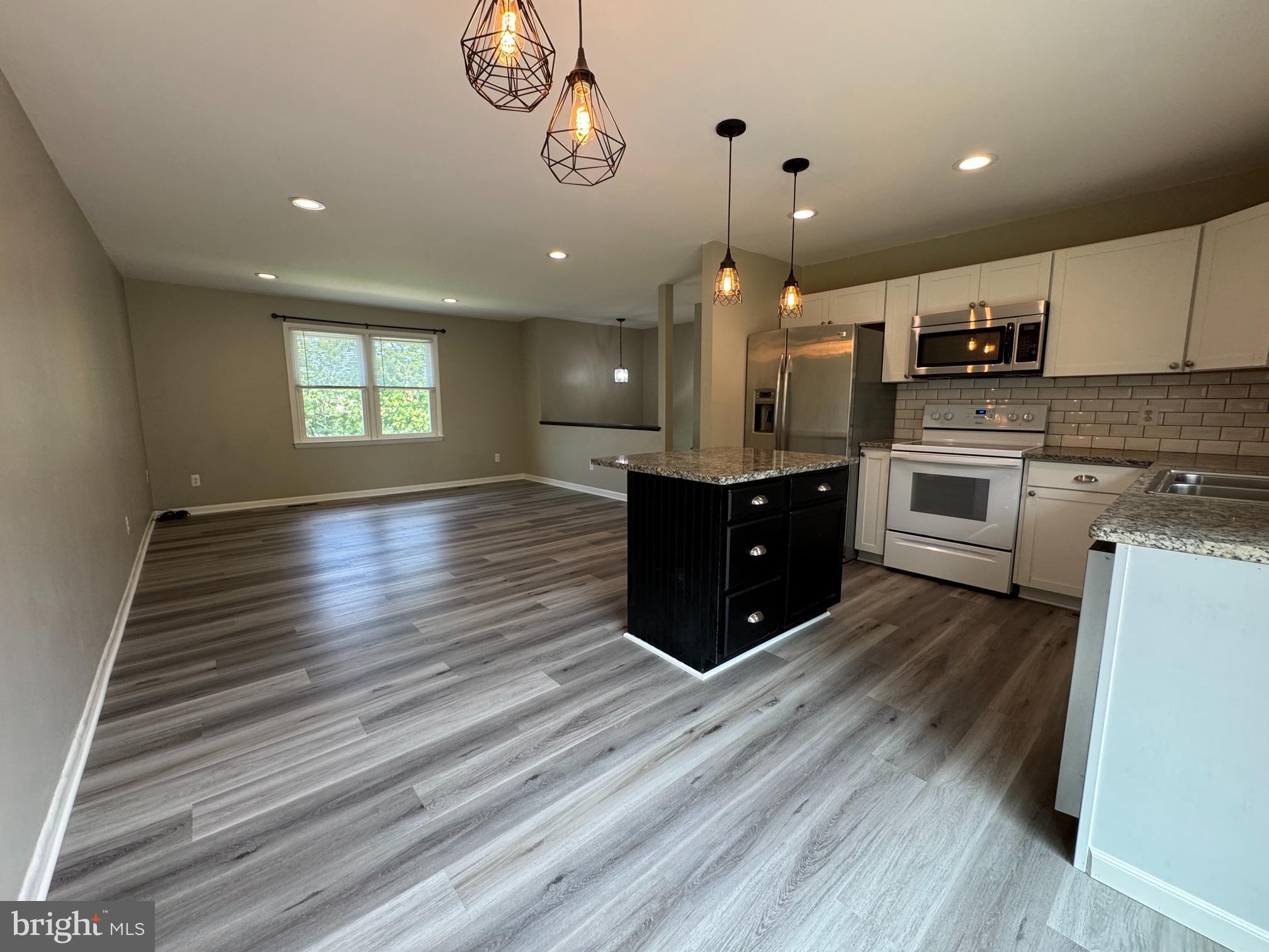 5077 MACNAMARA DRIVE