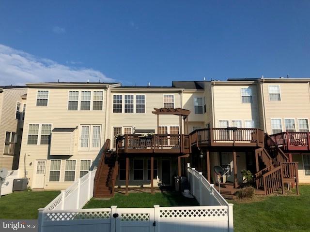 LAKELAND PLACE - Residential