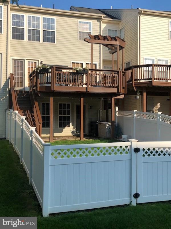 LAKELAND PLACE - Residential