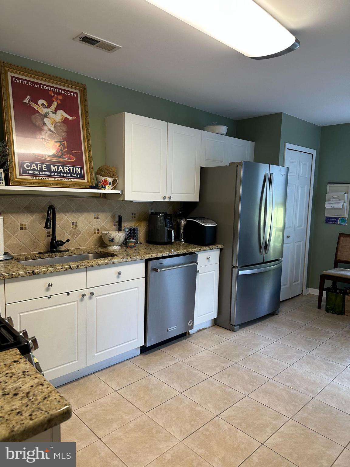 203 OAKTREE COURT