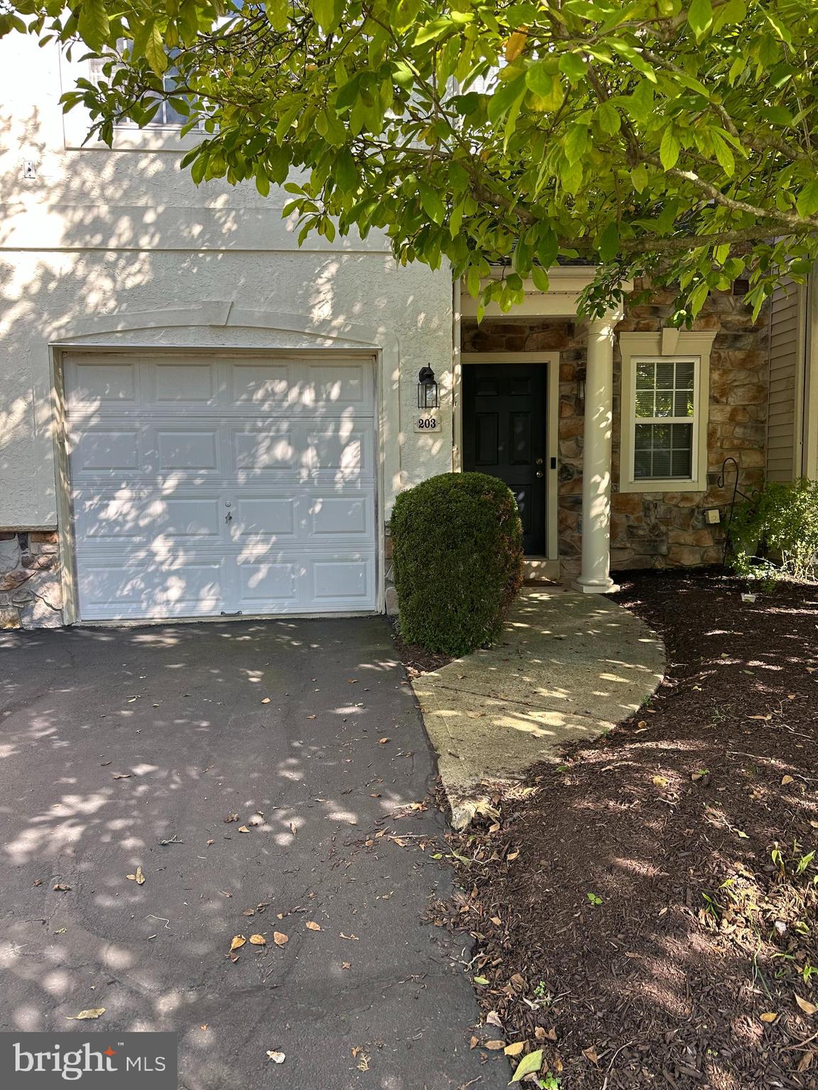 203 OAKTREE COURT