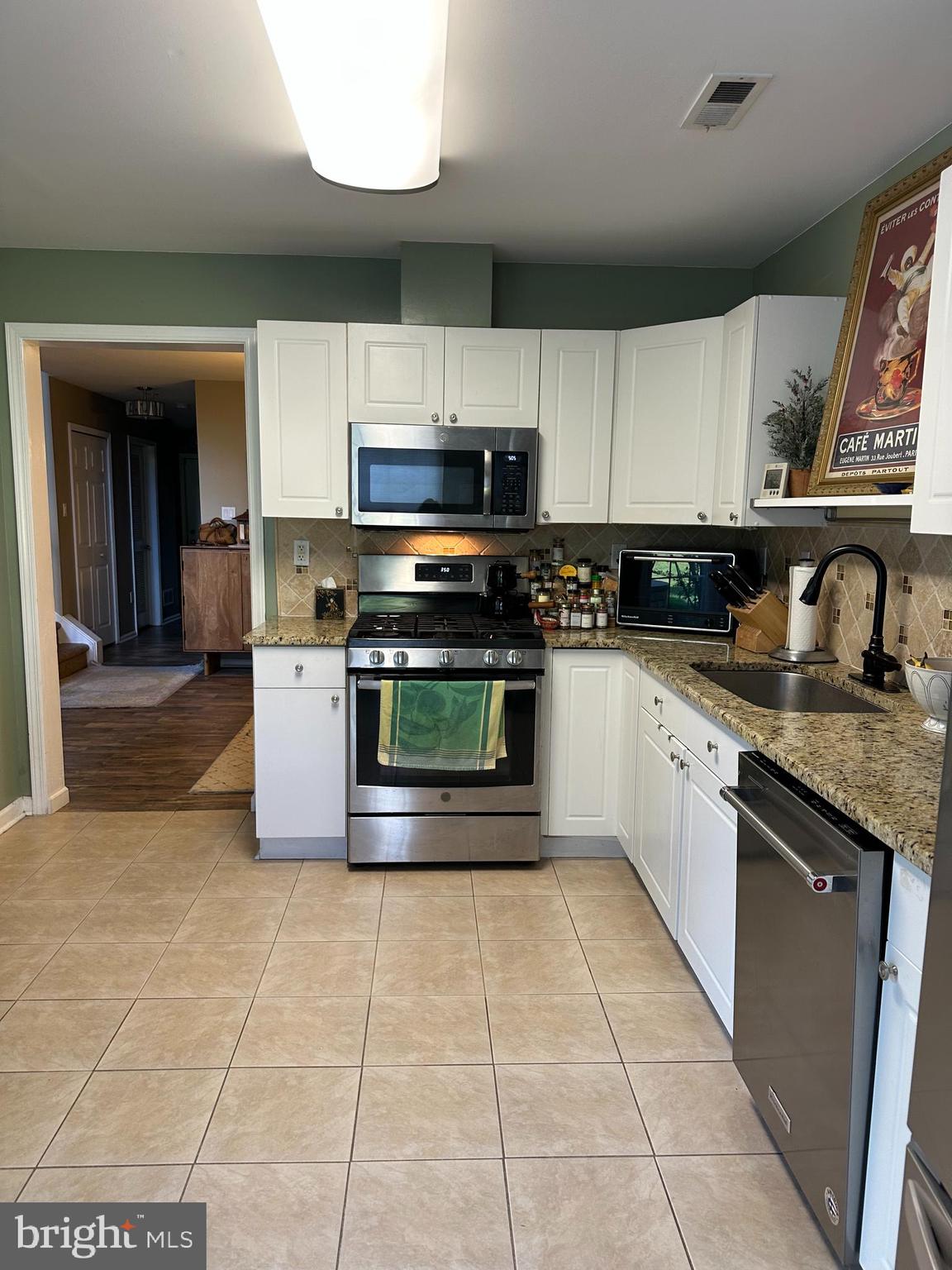 203 OAKTREE COURT