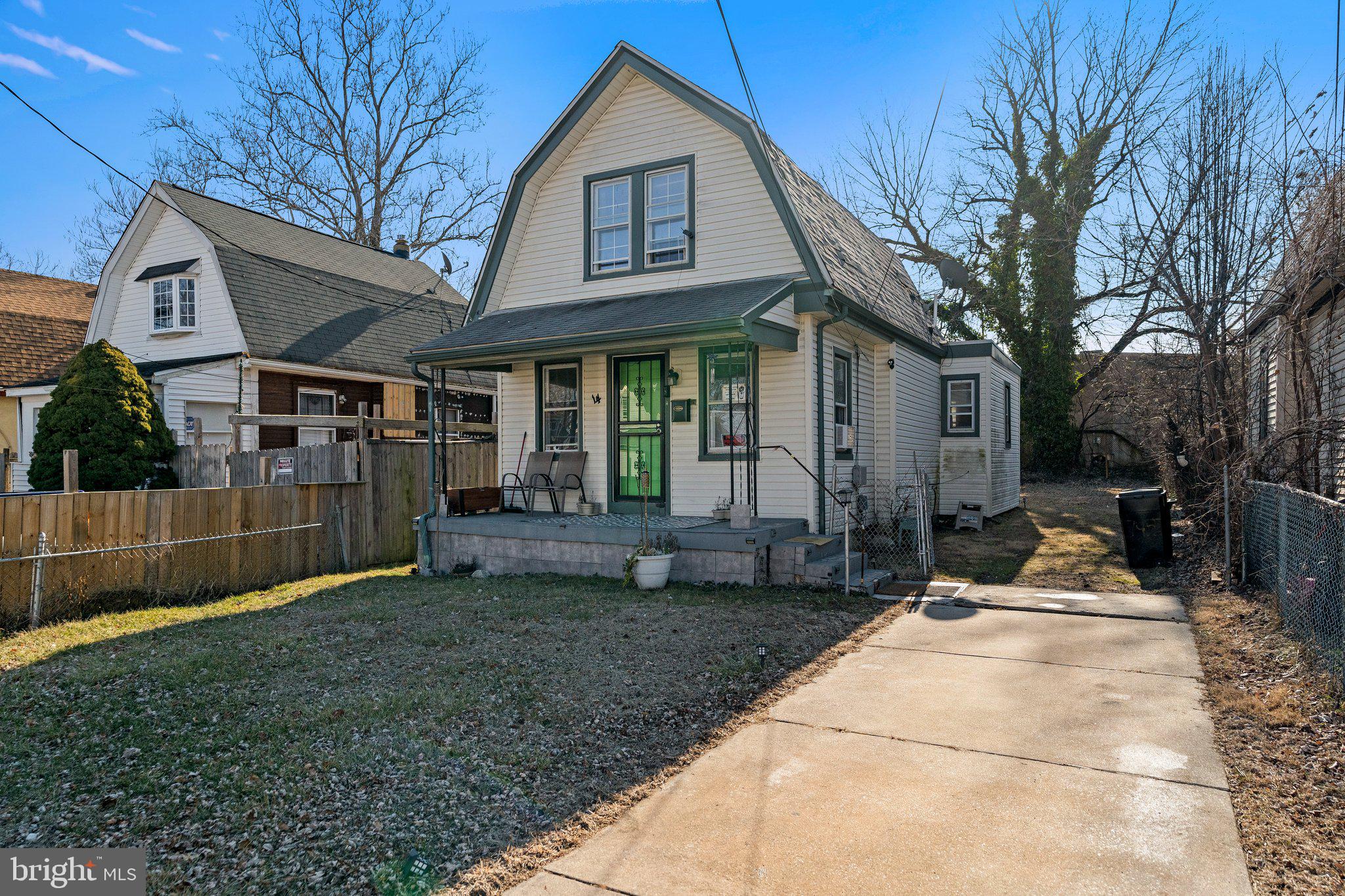 Here's your chance to own a single detached home on a large private lot for only $170K in Delaware County!
This home needs work, but the potential is huge and priced to sell. Tucked away on a quiet dead-end street, you'll love the peace, privacy, and extra parking that come with no through-traffic and no attached neighbors.
Inside, the home offers three bedrooms and one full bath, with a kitchen featuring stainless steel appliances—a dishwasher, stove, built-in microwave, and refrigerator. Upstairs, two spacious bedrooms are ideal for family, guests, or a home office.
This is an as-is sale—seller will make no repairs! Quick and easy closing possible.
Just minutes from shopping, dining, and major roadways, and less than 10 minutes to Philadelphia International Airport or 15 minutes to the city’s sports arenas.
