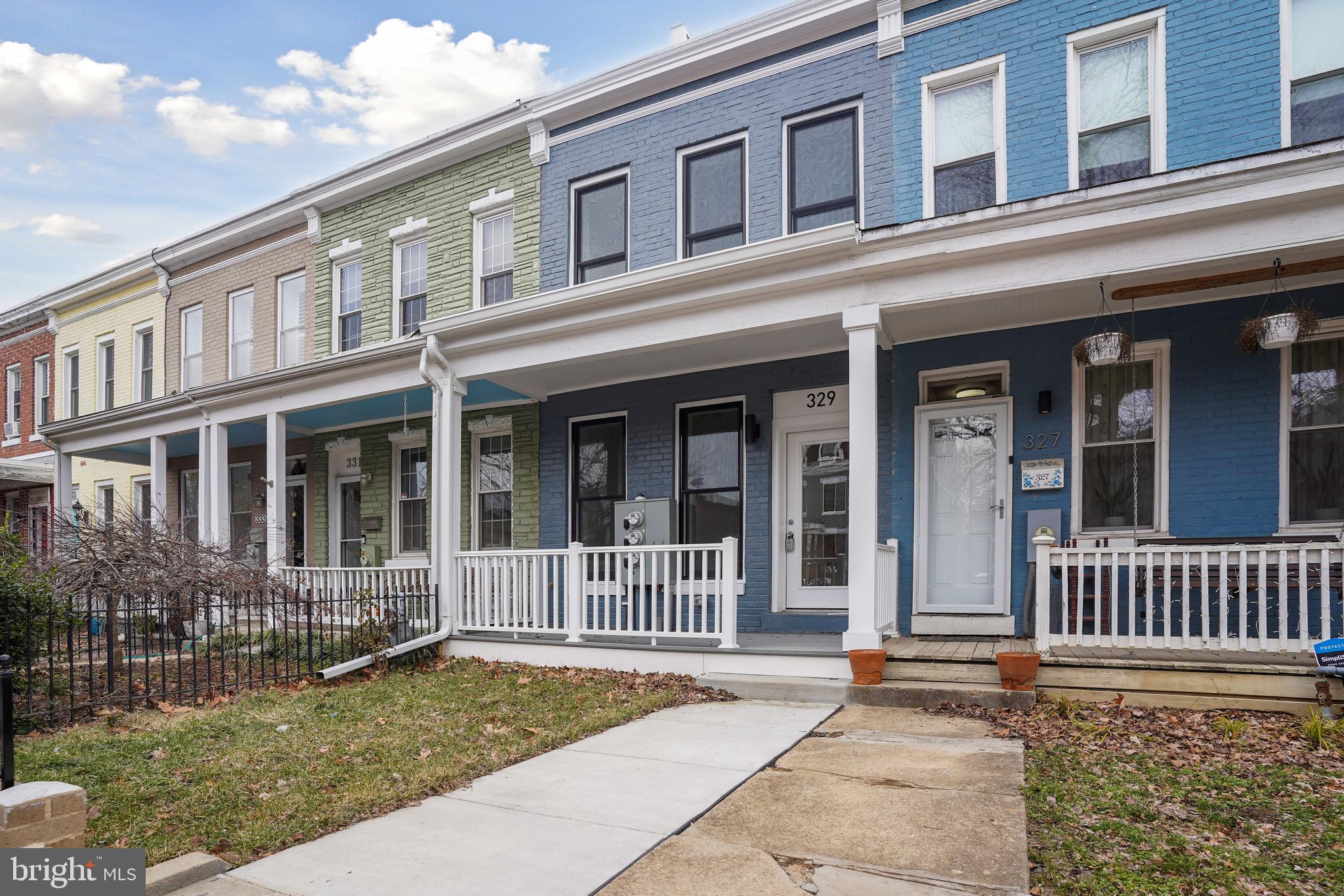 329 16TH STREET SE