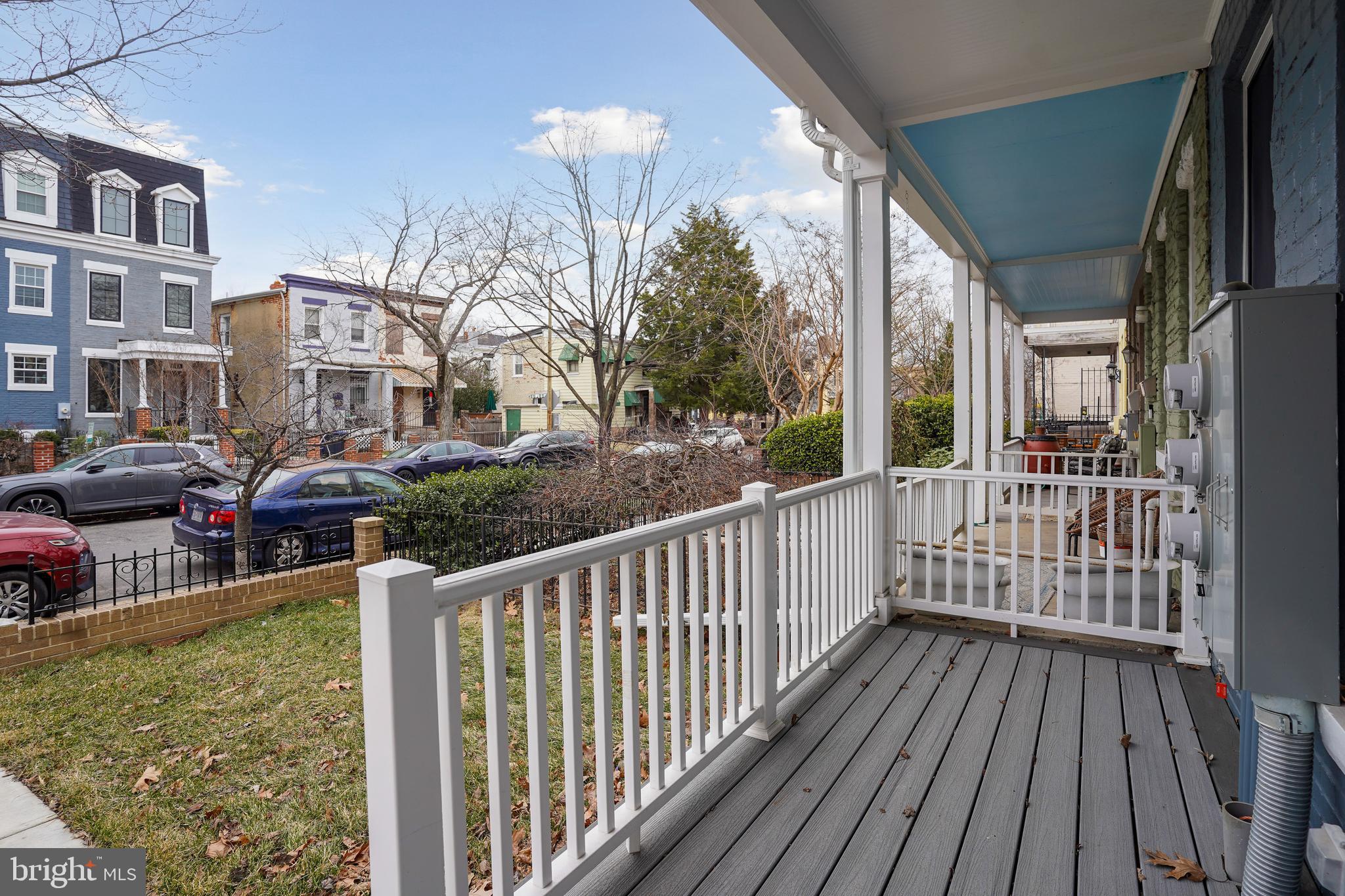 329 16TH STREET SE