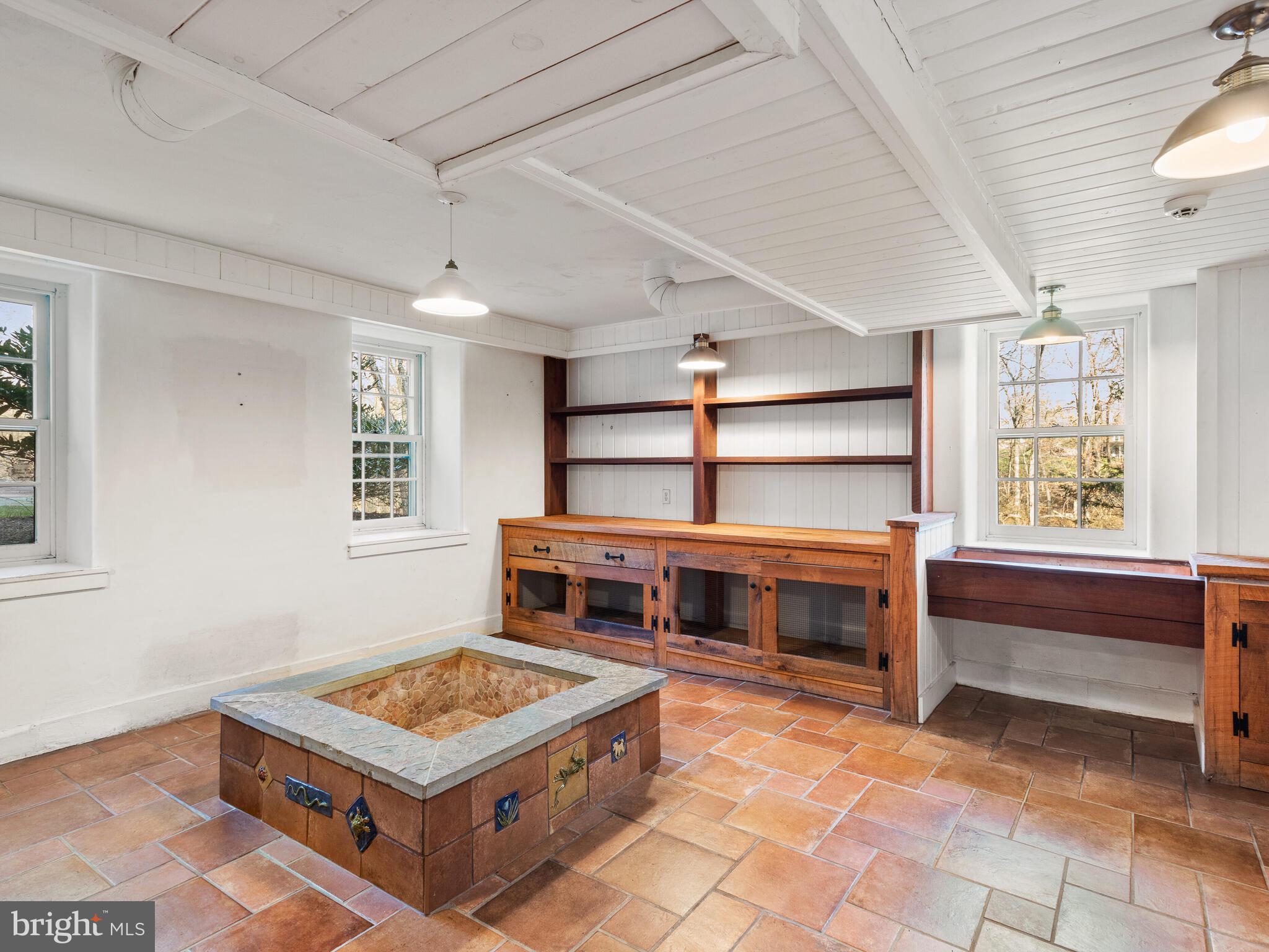 RADNOR HUNT - Residential