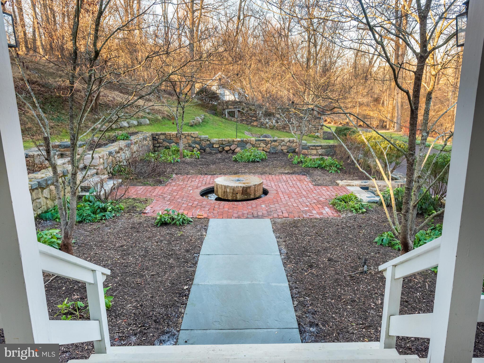 RADNOR HUNT - Residential