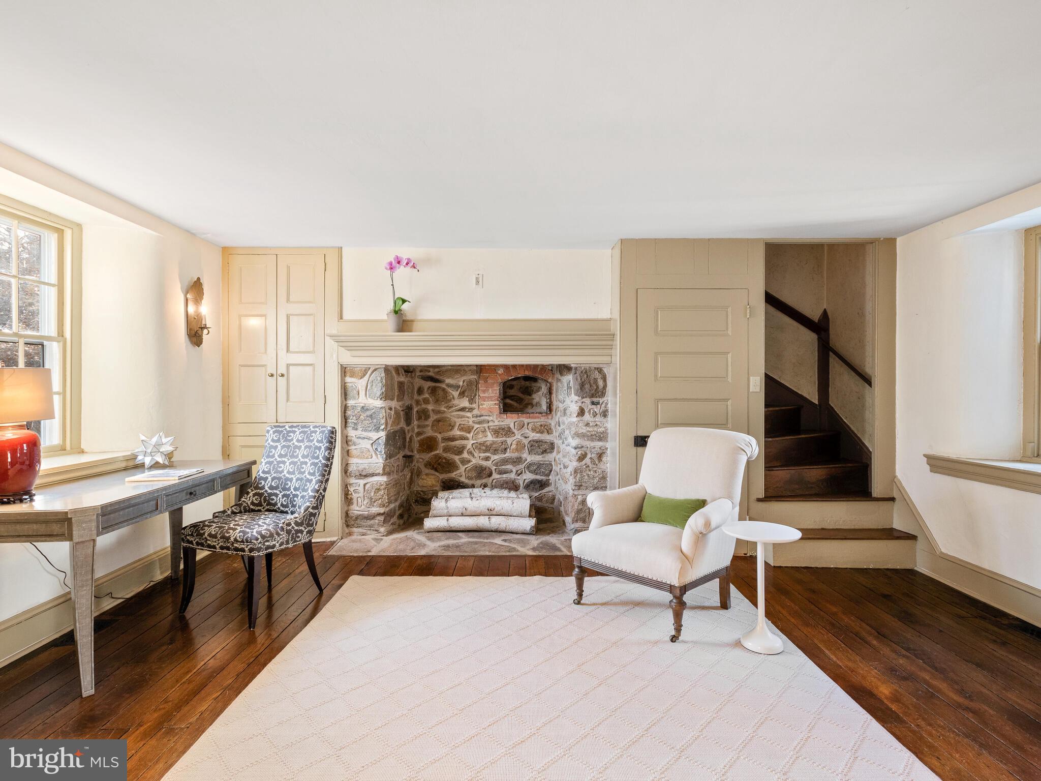 RADNOR HUNT - Residential