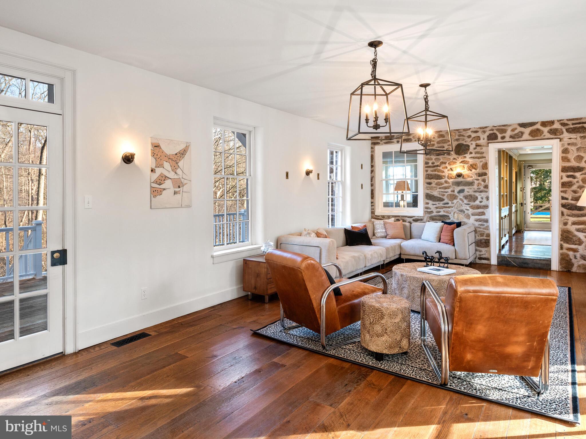 RADNOR HUNT - Residential