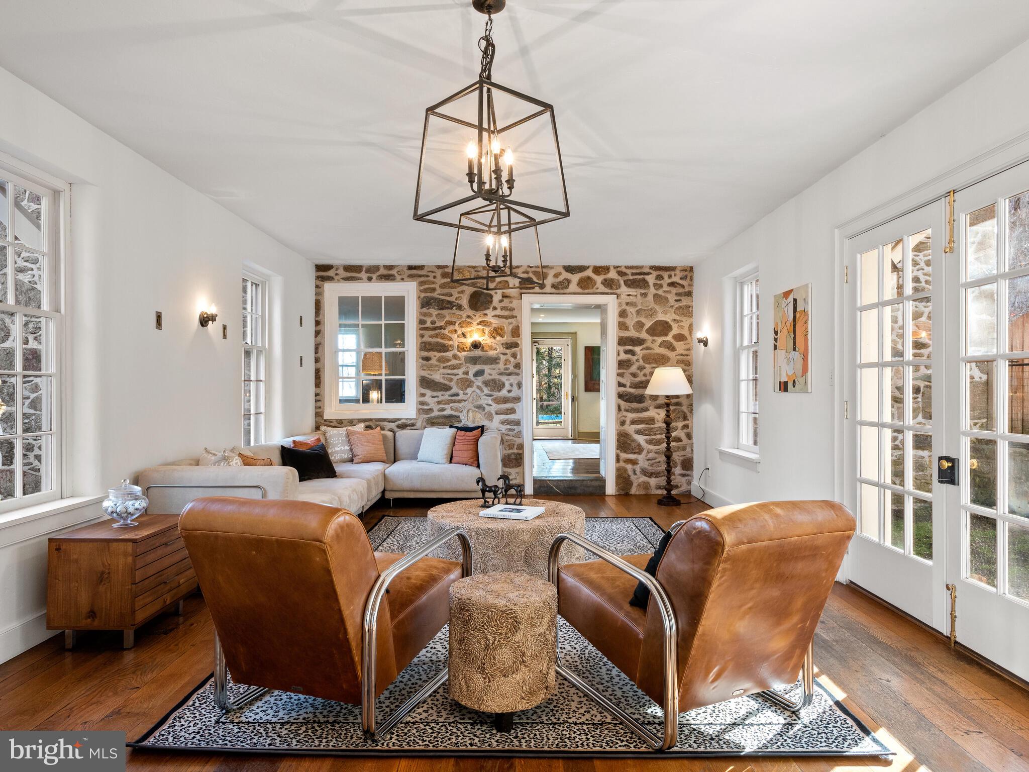 RADNOR HUNT - Residential