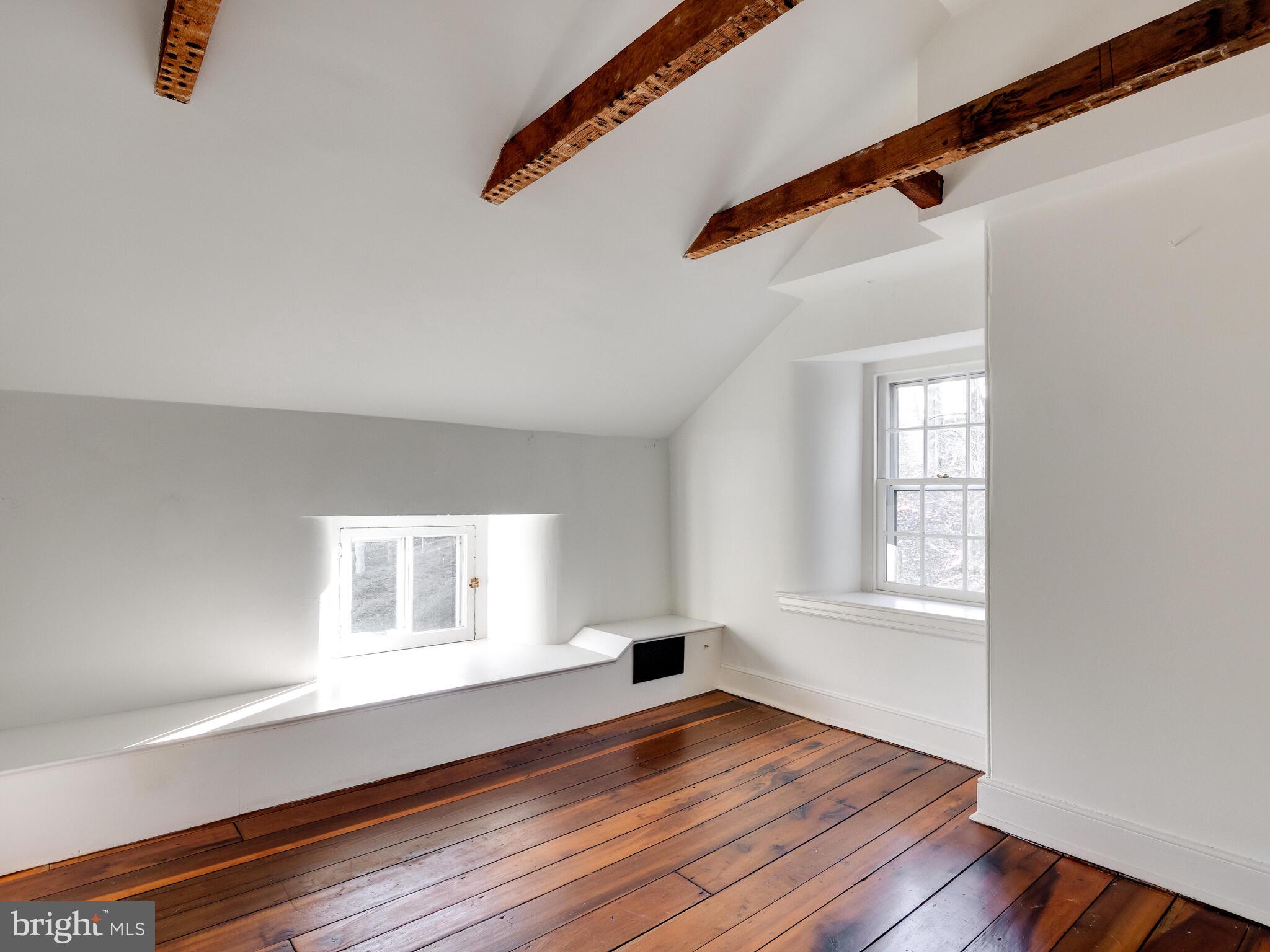 RADNOR HUNT - Residential