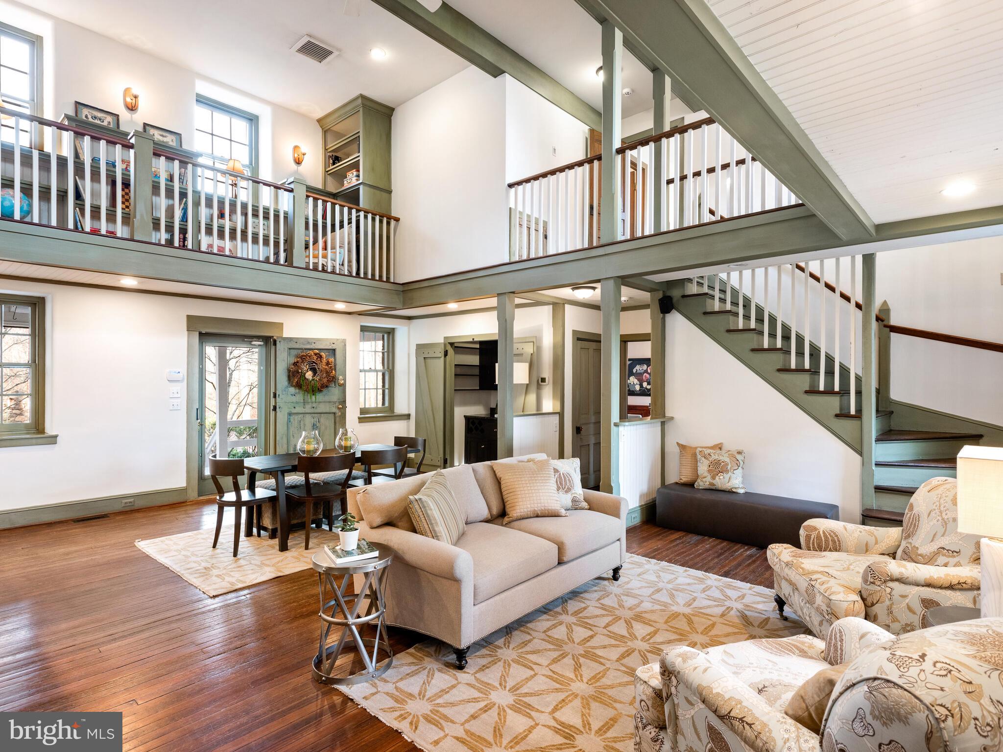 RADNOR HUNT - Residential