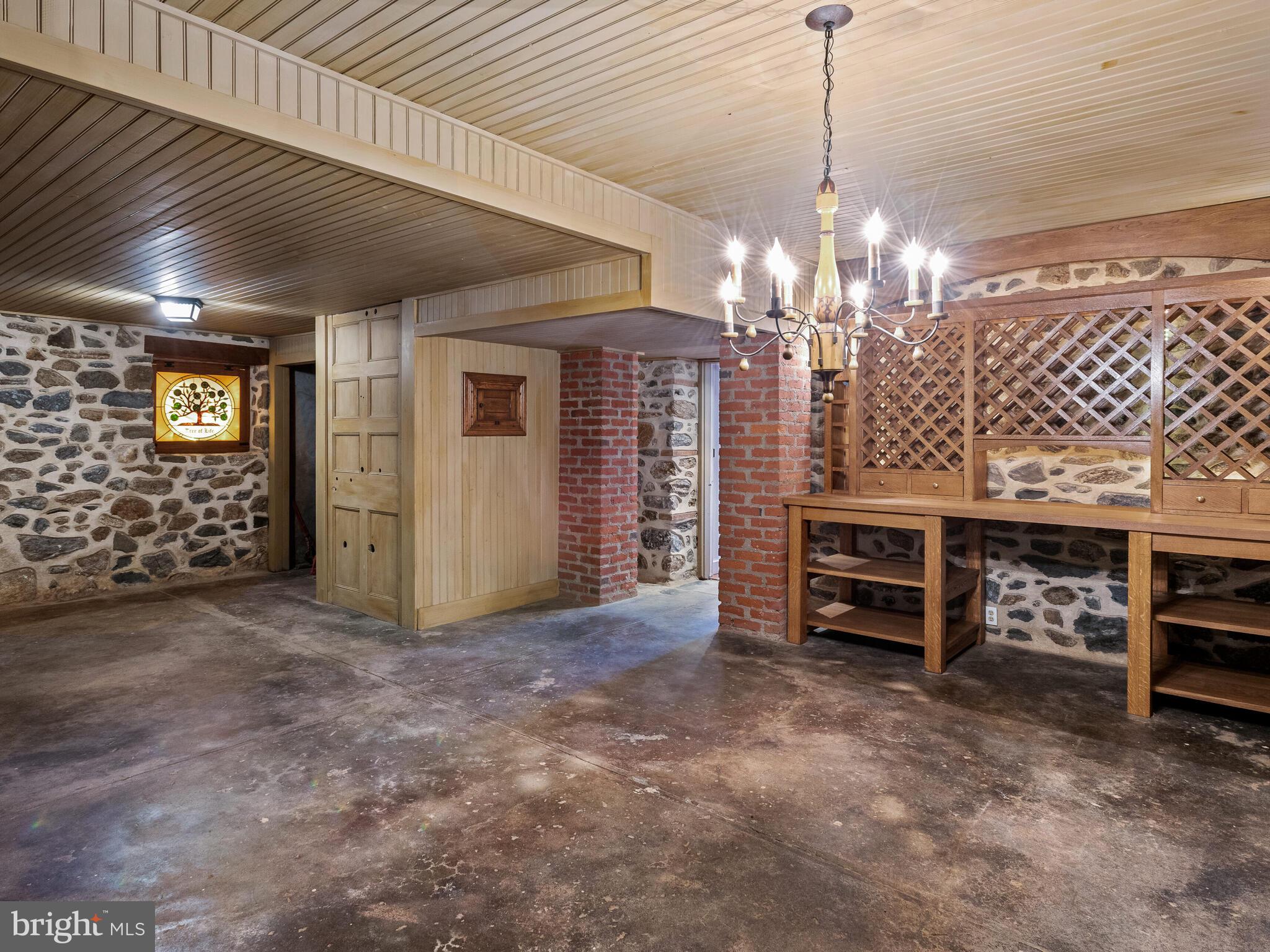 RADNOR HUNT - Residential