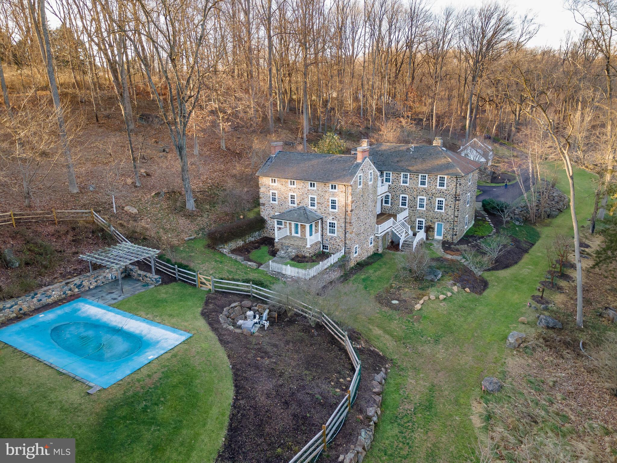 RADNOR HUNT - Residential