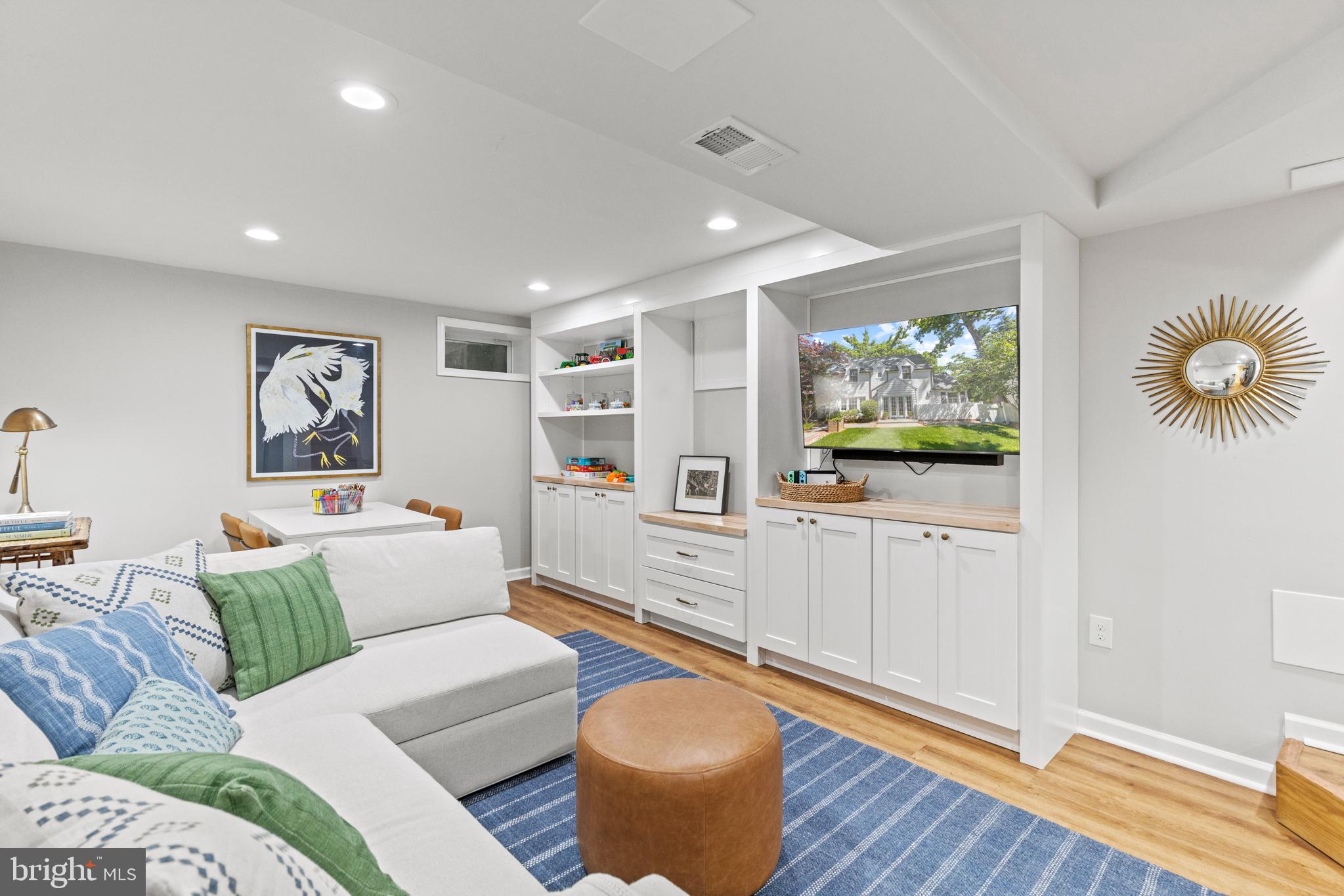 WESTMORELAND HILLS - Residential