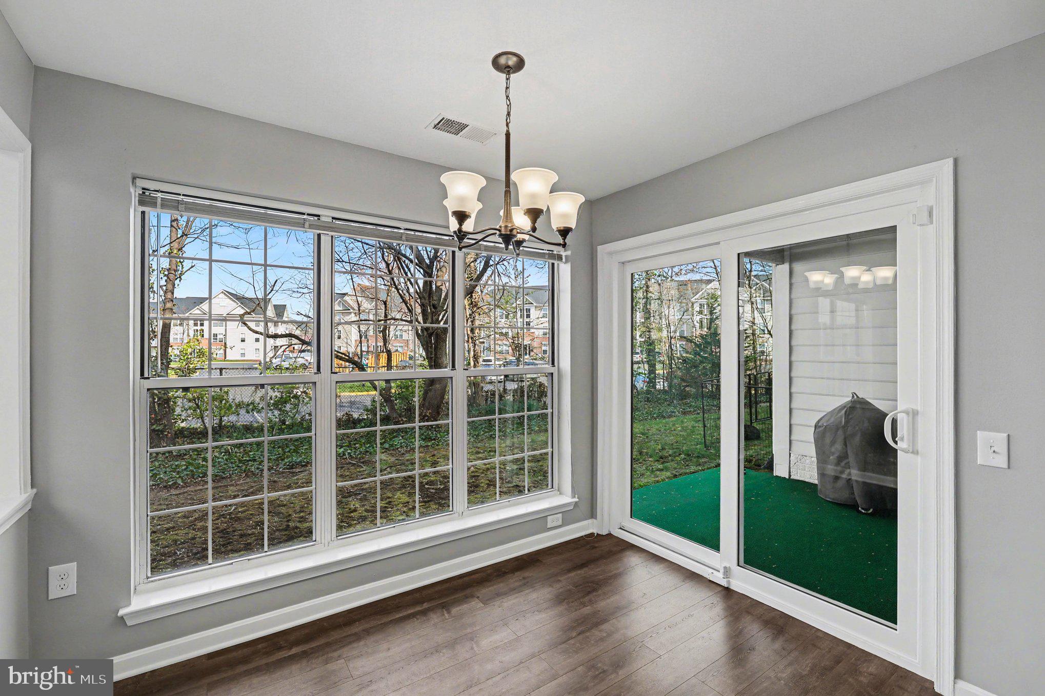 BULL RUN CONDO - Residential