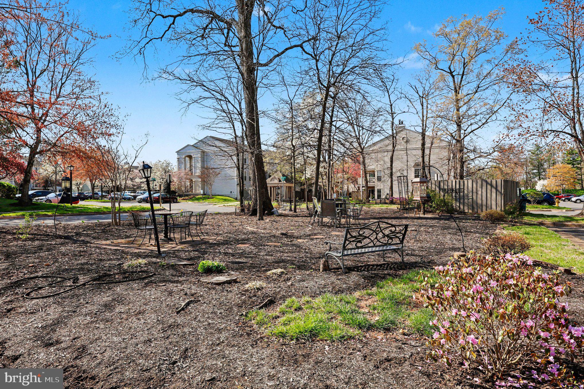 BULL RUN CONDO - Residential