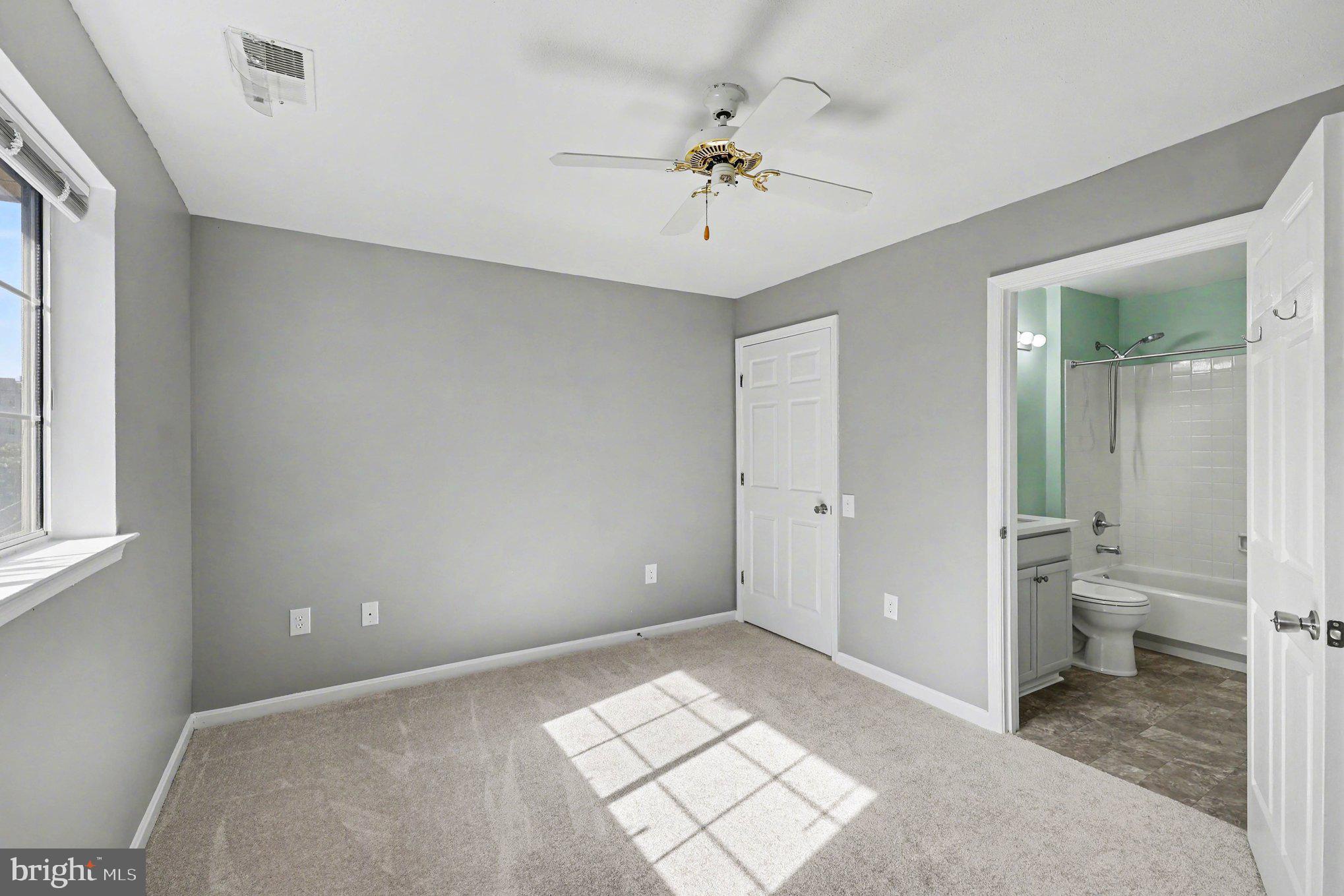 BULL RUN CONDO - Residential