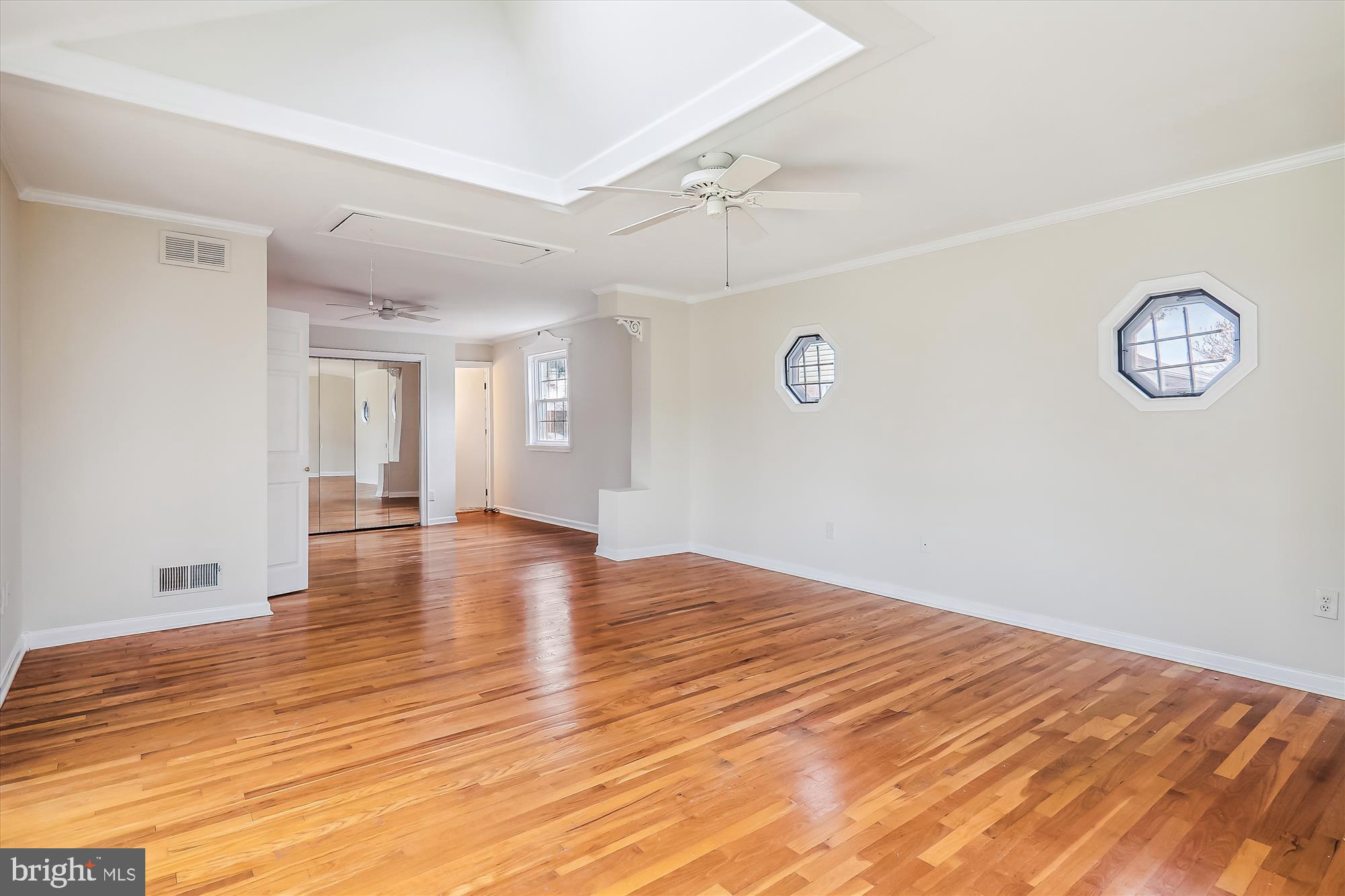 CALVERTON - Residential