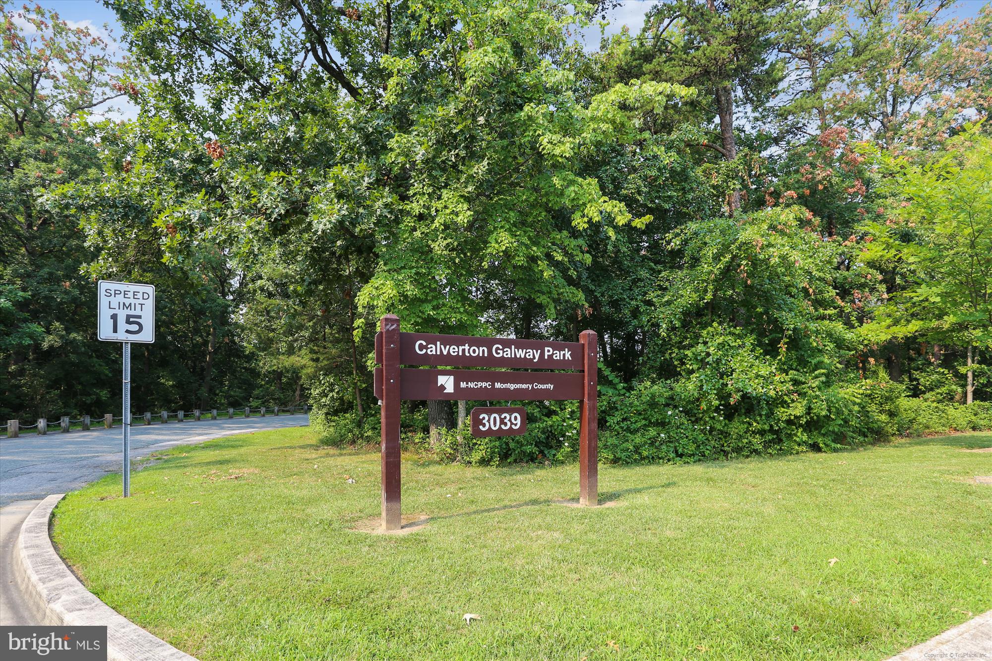 CALVERTON - Residential