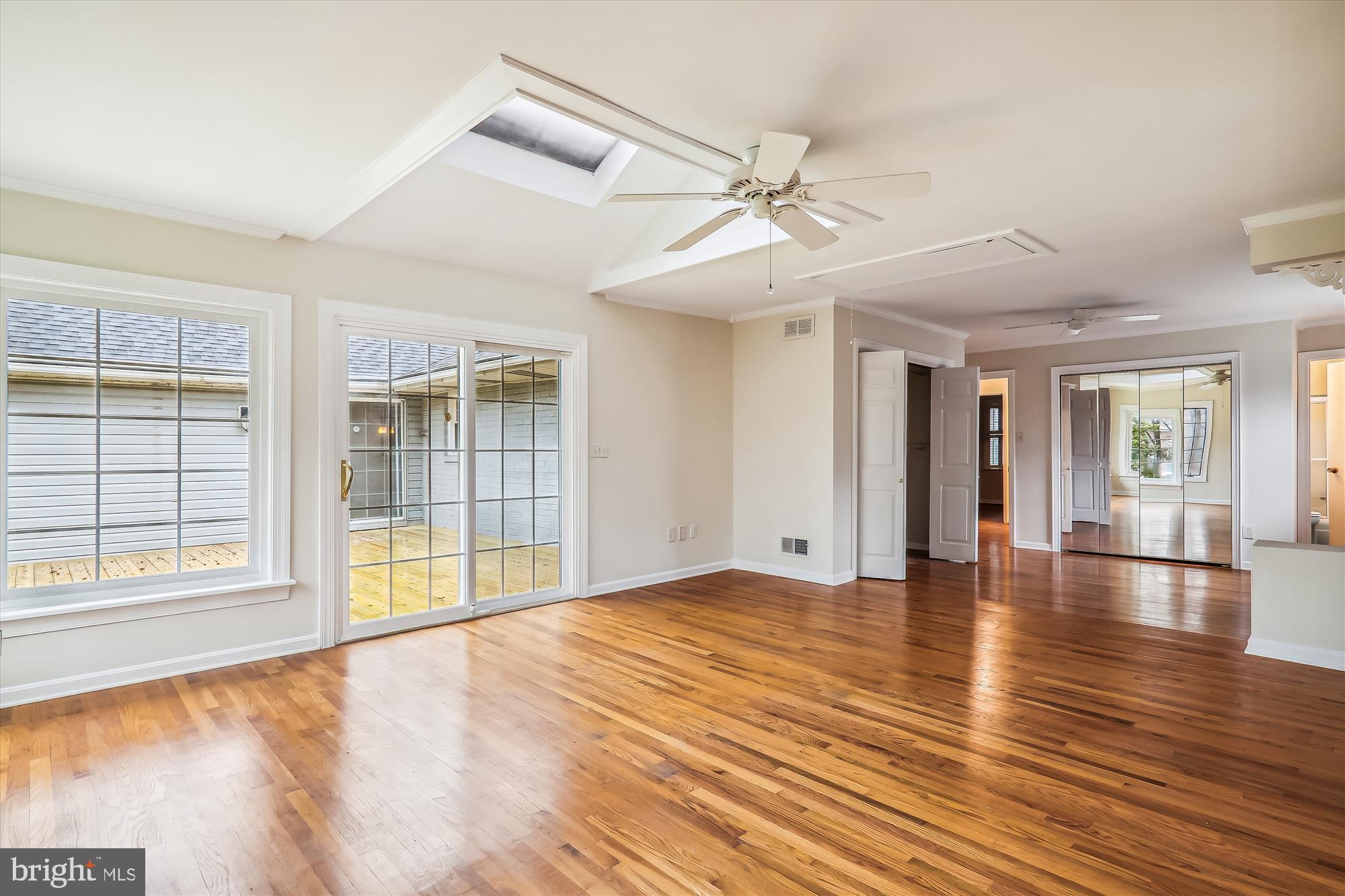 CALVERTON - Residential