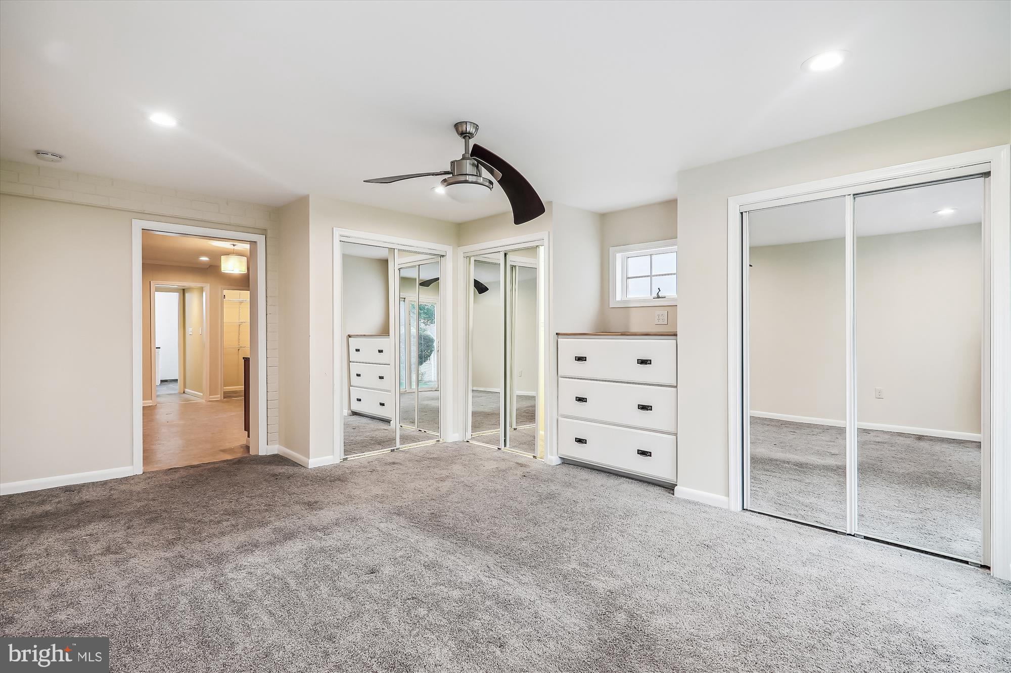 CALVERTON - Residential