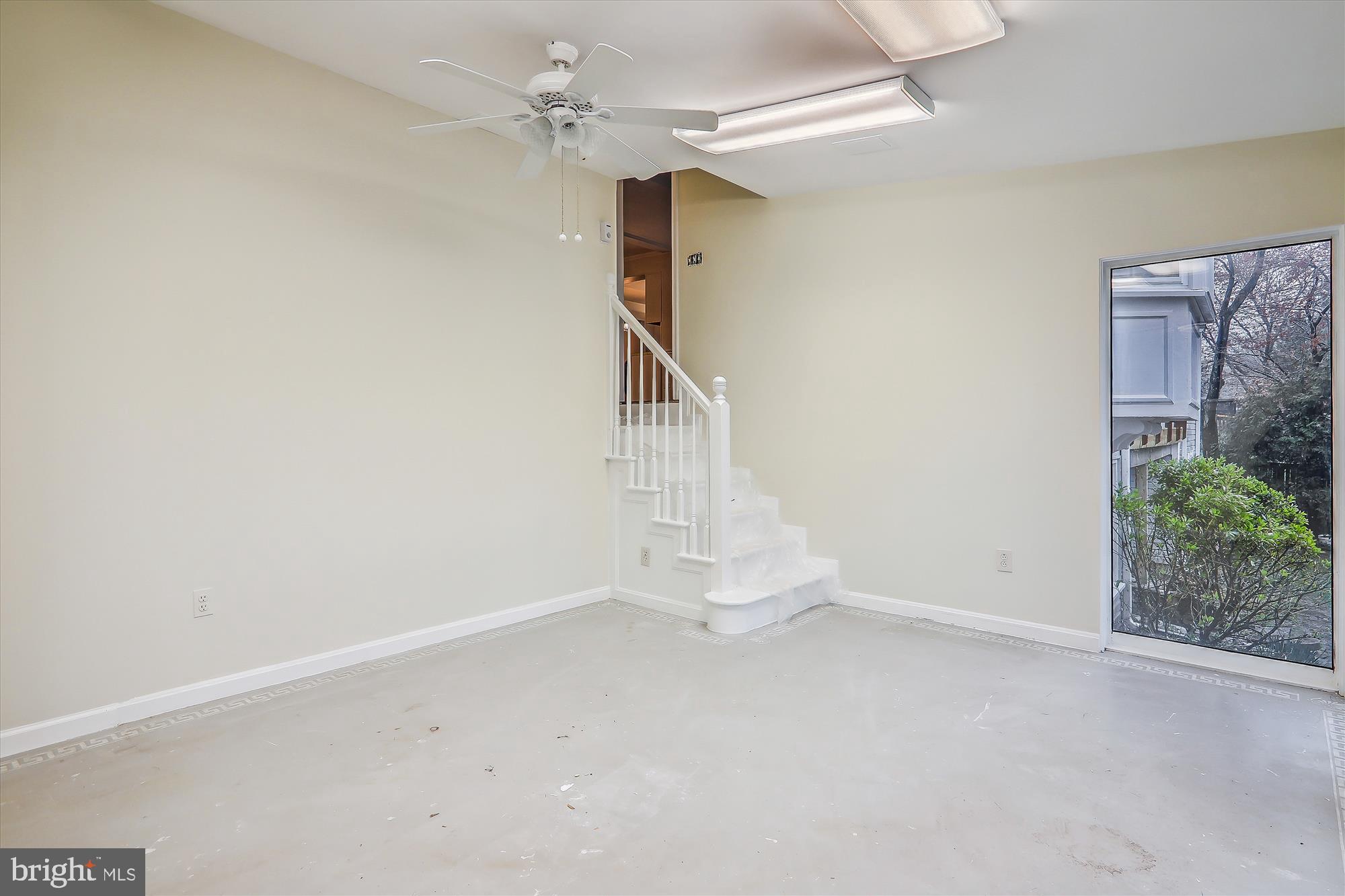 CALVERTON - Residential