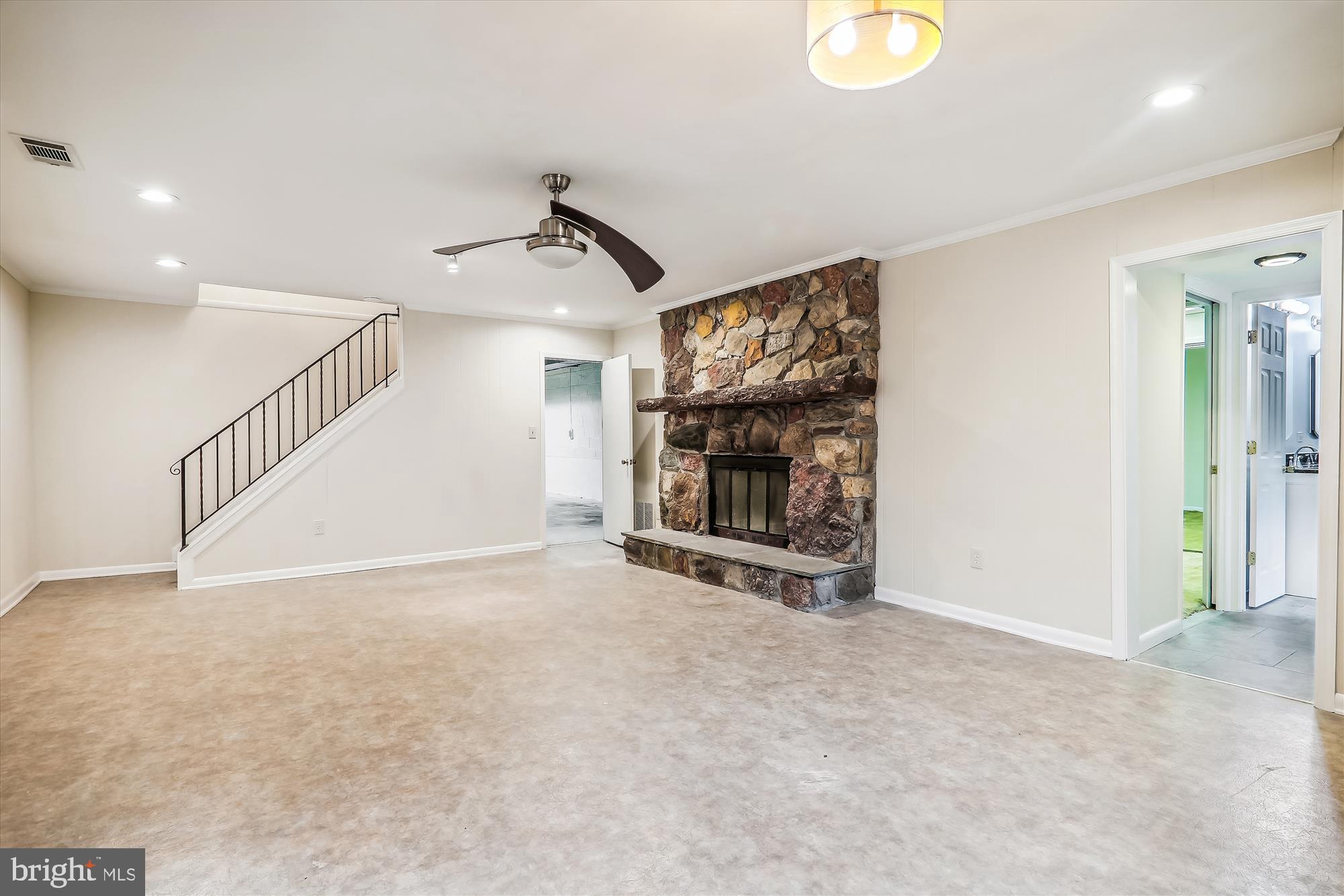 CALVERTON - Residential